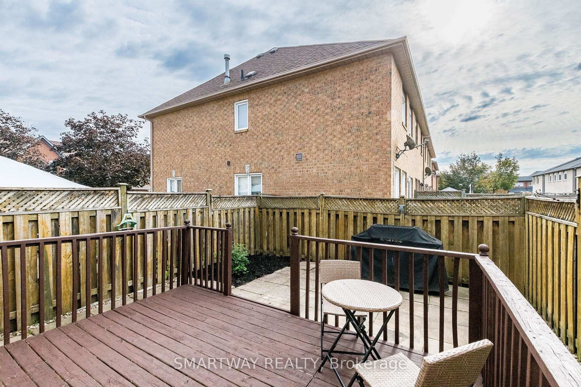 Photo 47 of 94 Goldenlight Circle, Brampton, Brampton West — HOMEH