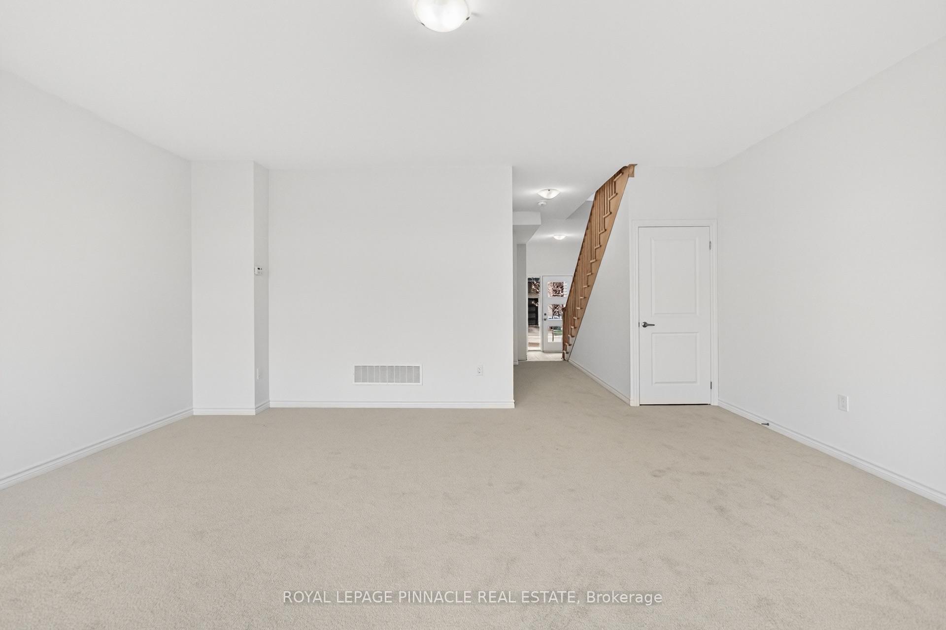 Photo 10 of 69 Inverary Crescent, Vaughan, Kleinburg — HOMEH