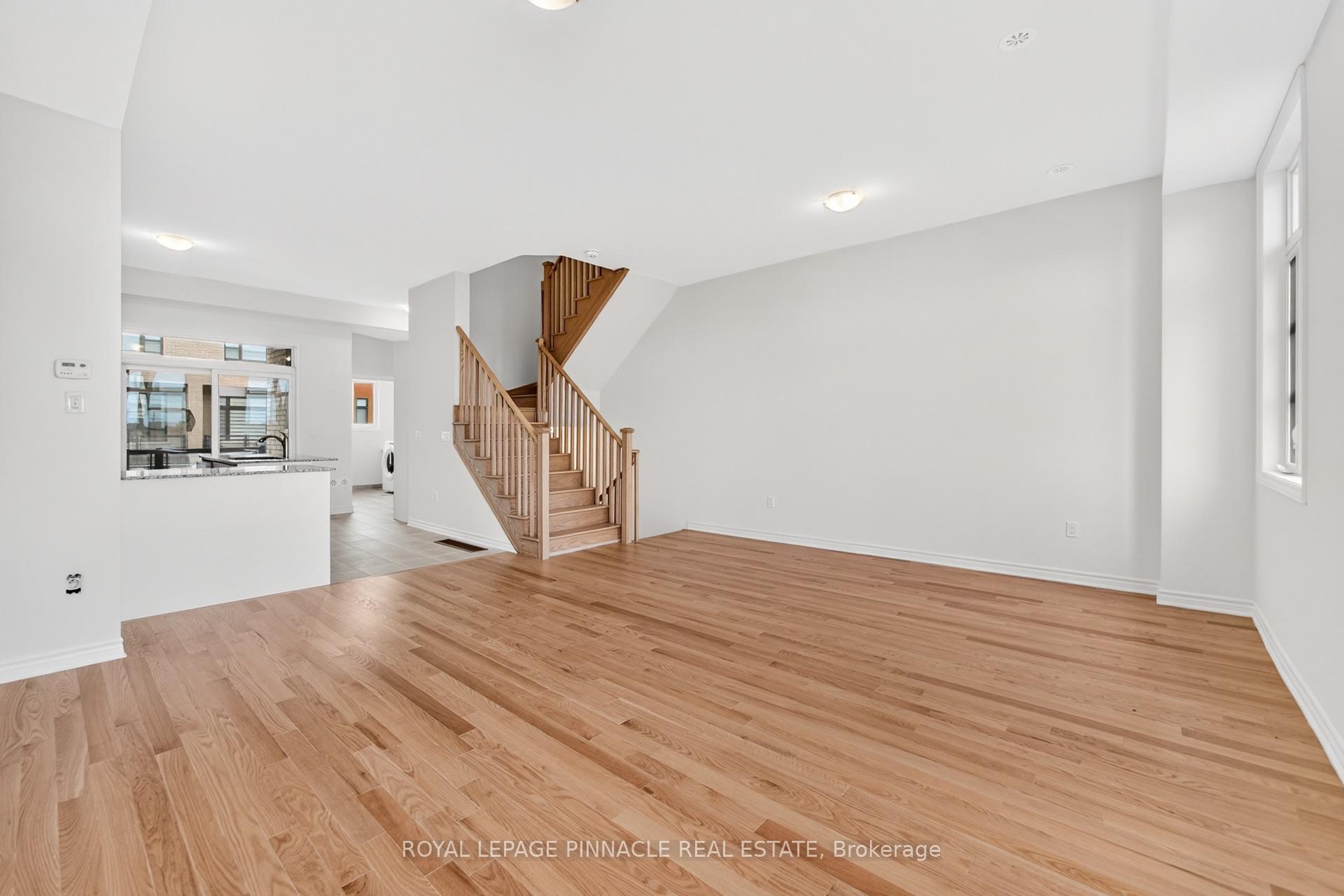 Photo 14 of 69 Inverary Crescent, Vaughan, Kleinburg — HOMEH