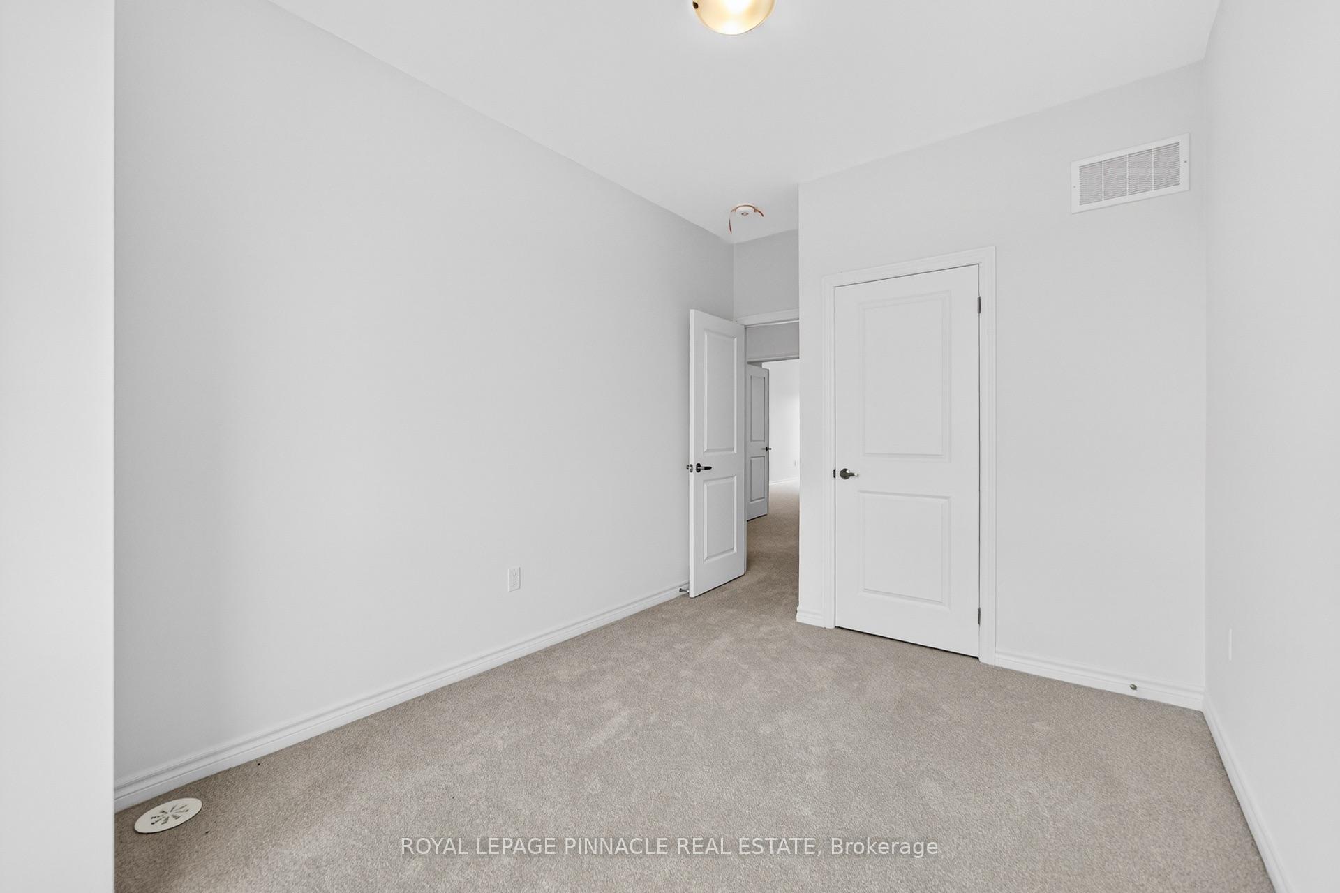 Photo 34 of 69 Inverary Crescent, Vaughan, Kleinburg — HOMEH