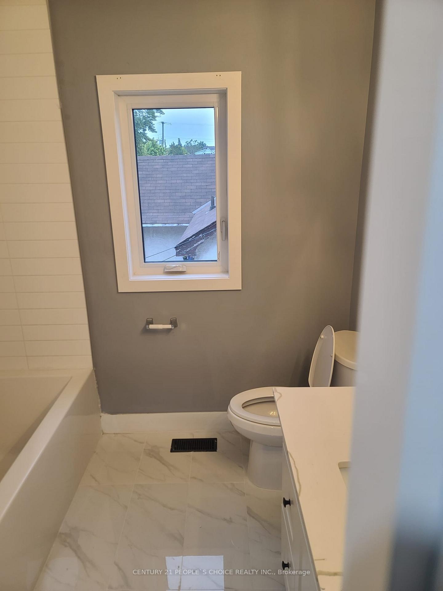 Photo 19 of Unit (Upper), 84 Beland Avenue, Hamilton, McQuesten — HOMEH