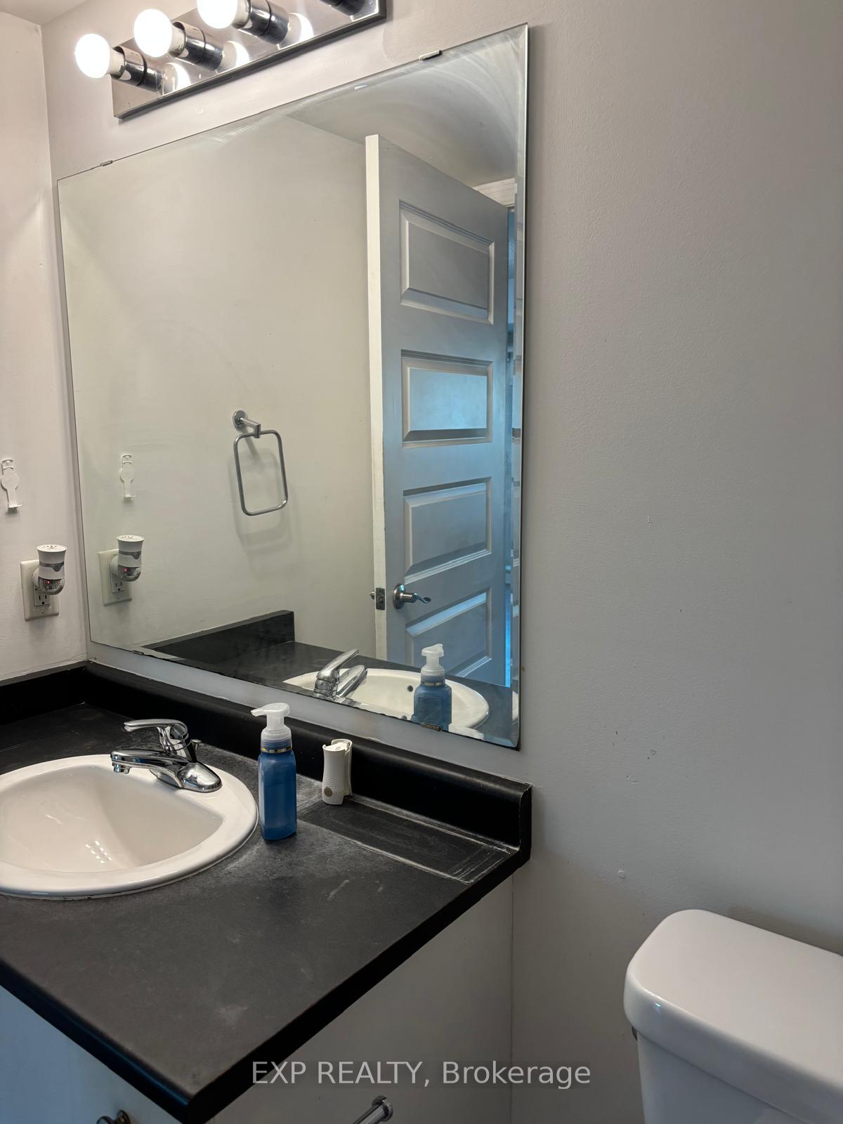 Photo 8 of Unit 1111, 215 Queen Street E, Brampton, Queen Street Corridor — HOMEH