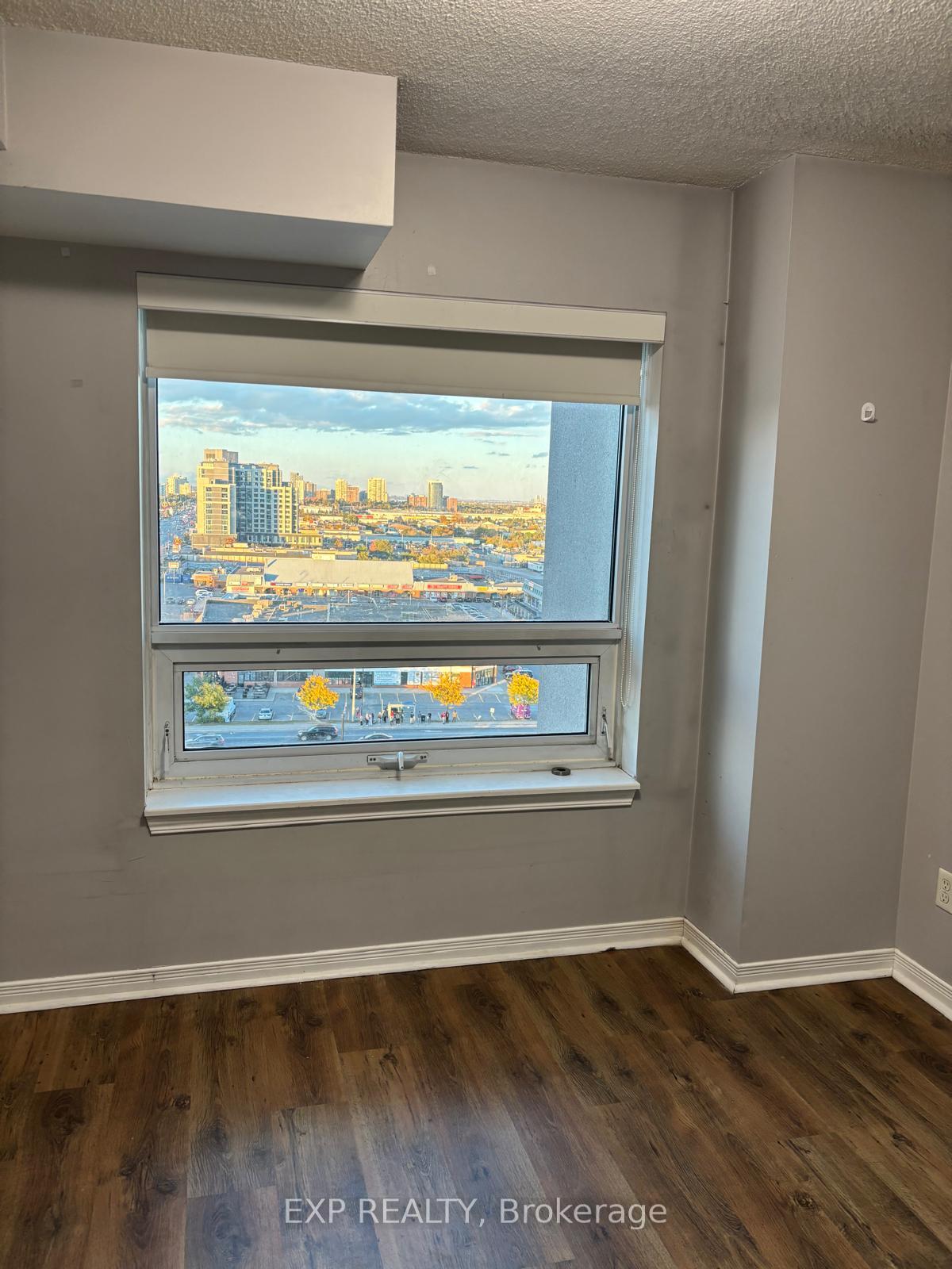 Photo 10 of Unit 1111, 215 Queen Street E, Brampton, Queen Street Corridor — HOMEH