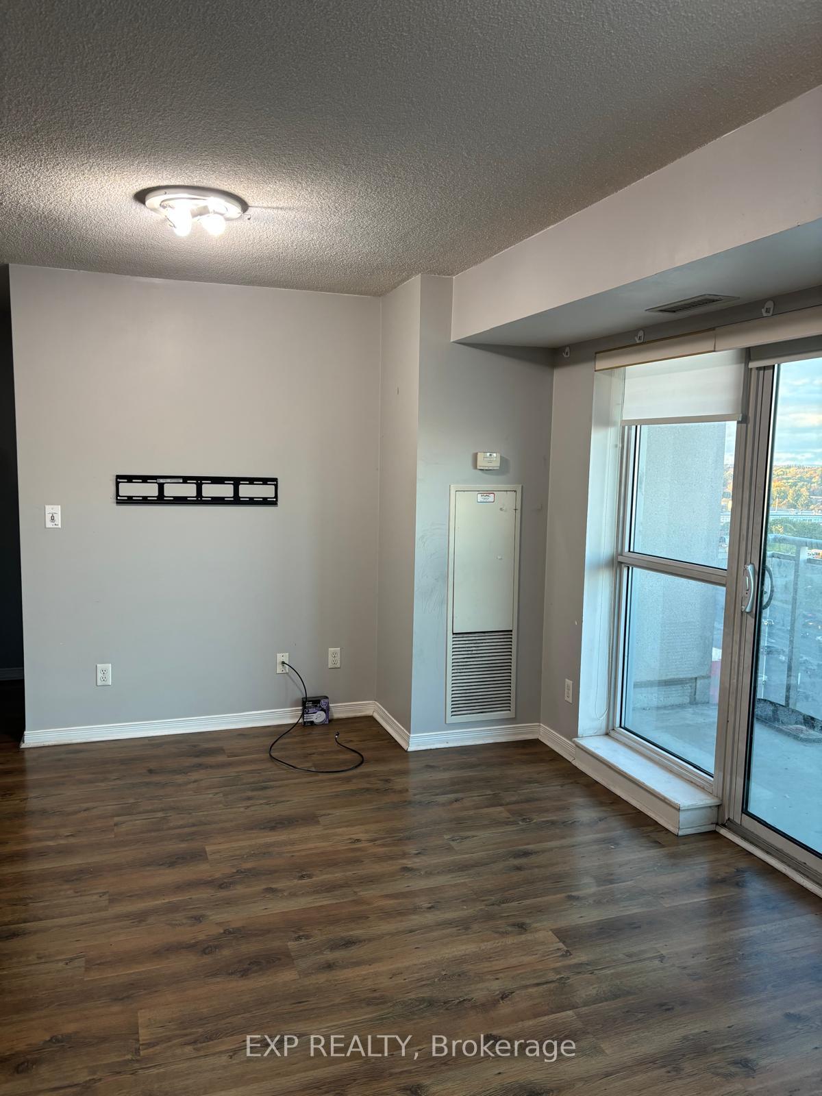 Photo 14 of Unit 1111, 215 Queen Street E, Brampton, Queen Street Corridor — HOMEH