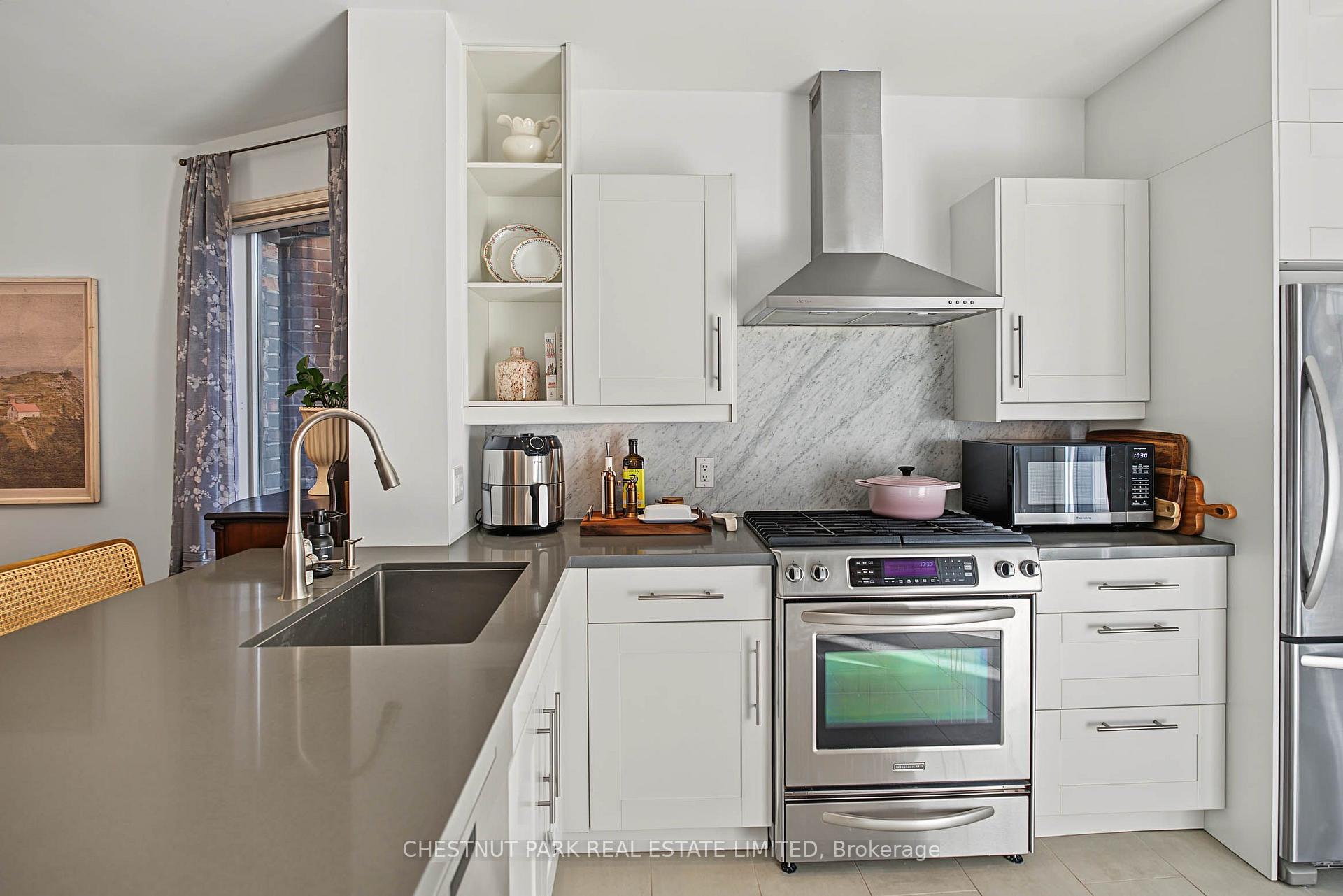 Photo 20 of 15 Millbrook Crescent, Toronto, North Riverdale — HOMEH