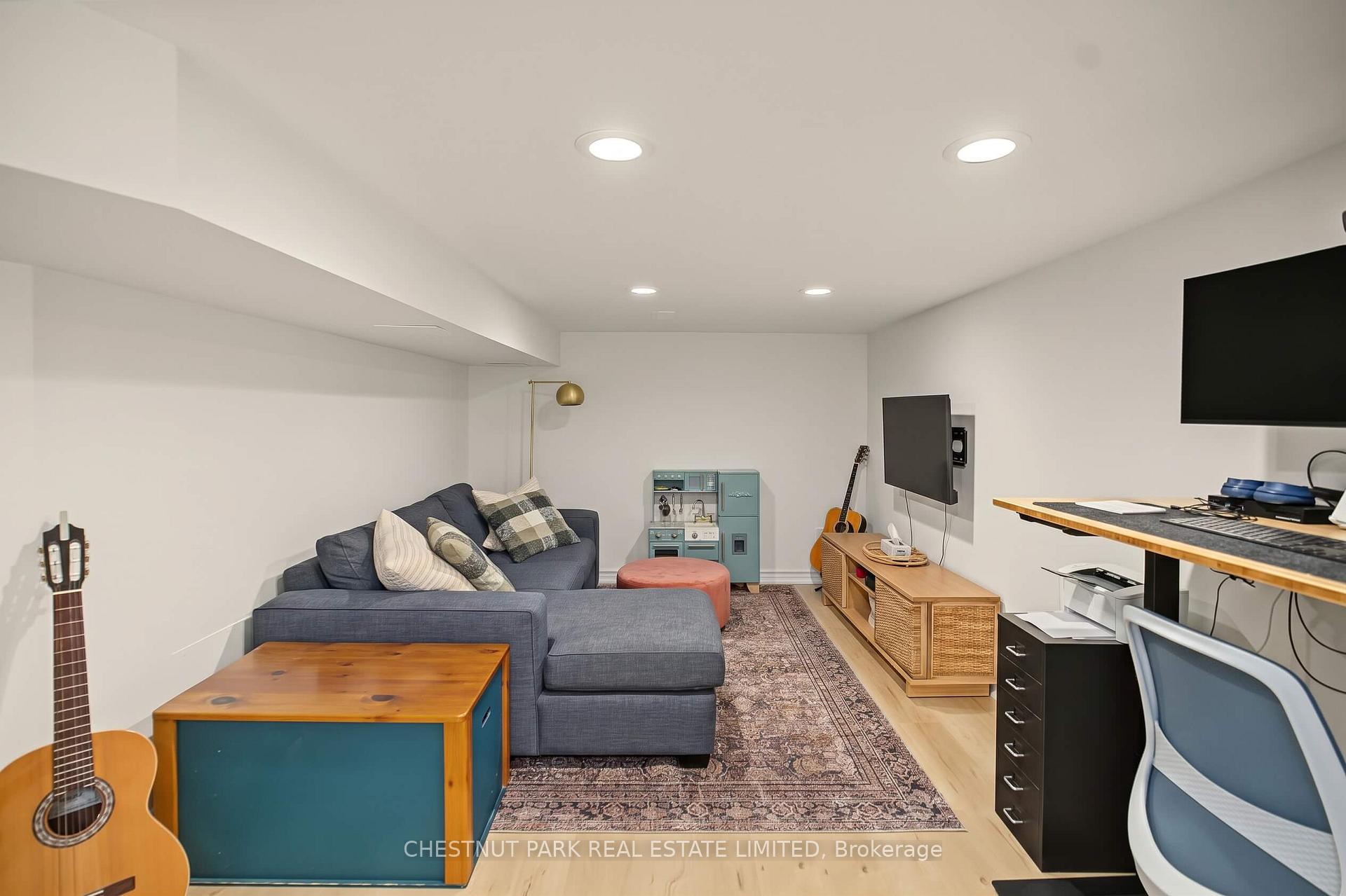 Photo 38 of 15 Millbrook Crescent, Toronto, North Riverdale — HOMEH