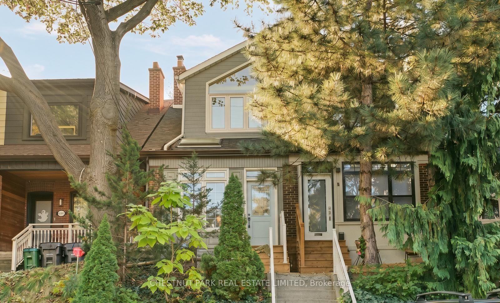 Photo 2 of 15 Millbrook Crescent, Toronto, North Riverdale — HOMEH
