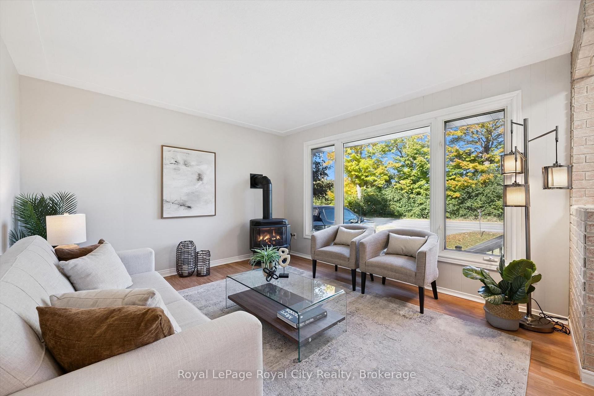 Photo 4 of 7065 Fife Road, Guelph, Willow West/Sugarbush/West Acres — HOMEH