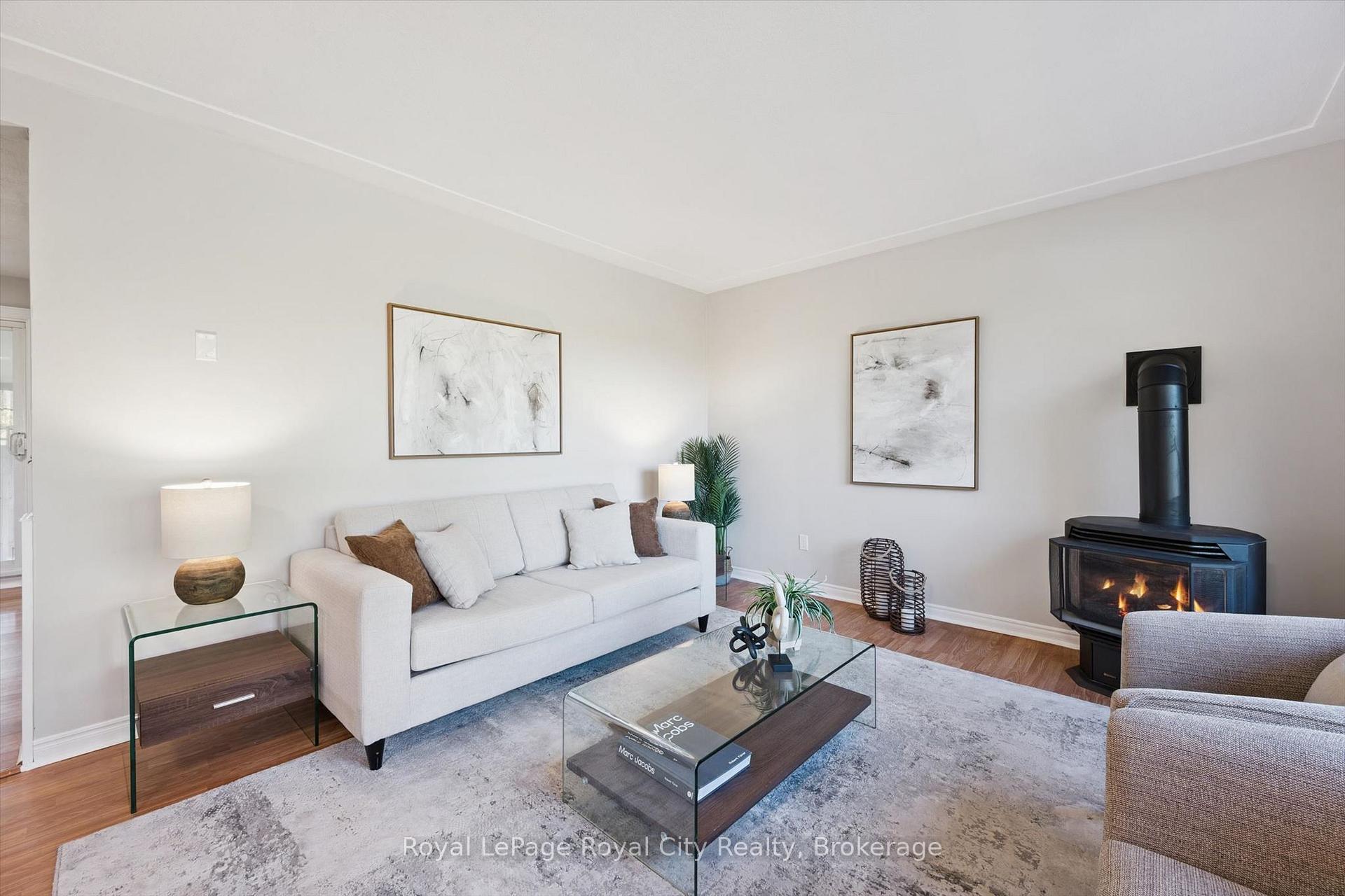 Photo 5 of 7065 Fife Road, Guelph, Willow West/Sugarbush/West Acres — HOMEH