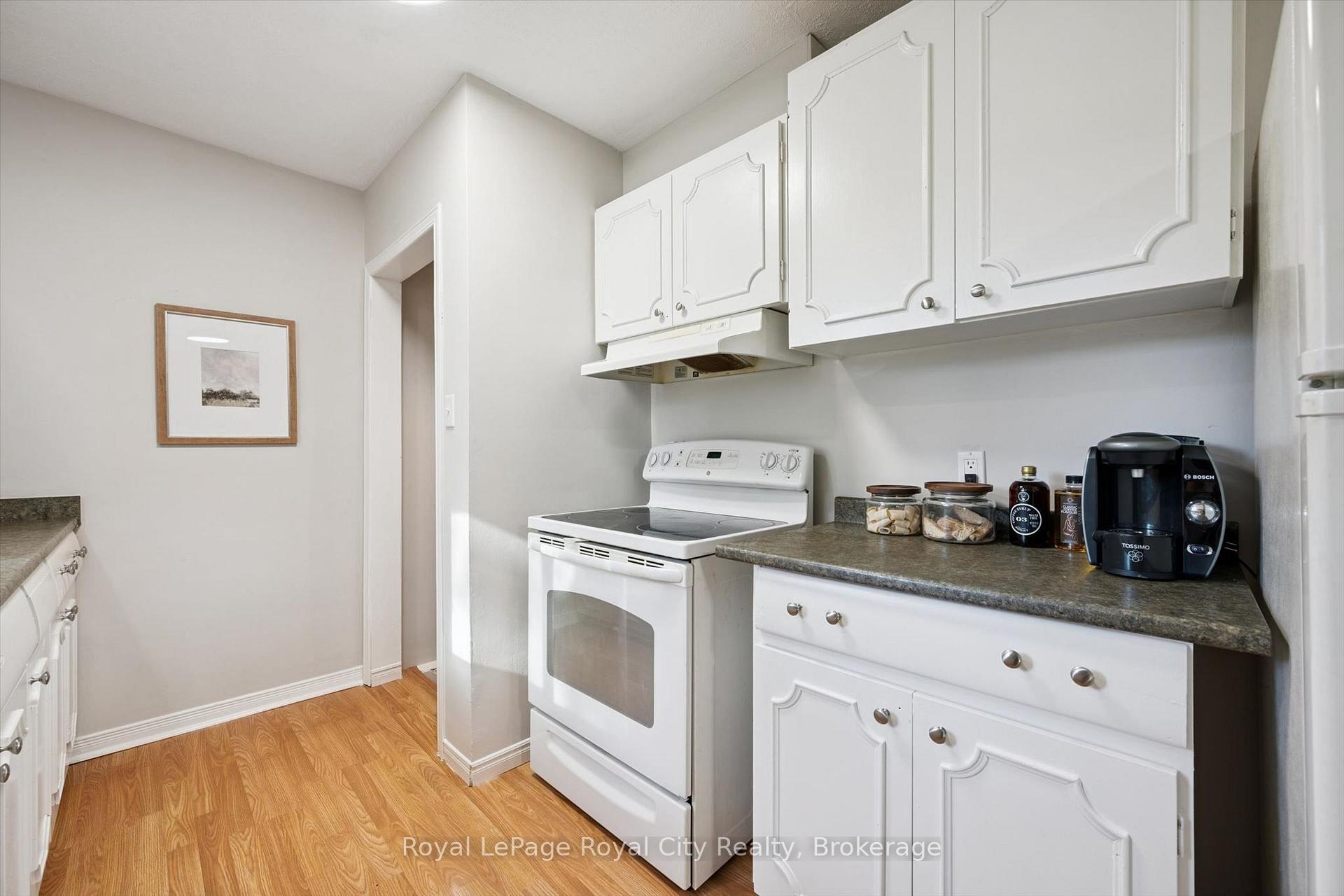 Photo 10 of 7065 Fife Road, Guelph, Willow West/Sugarbush/West Acres — HOMEH