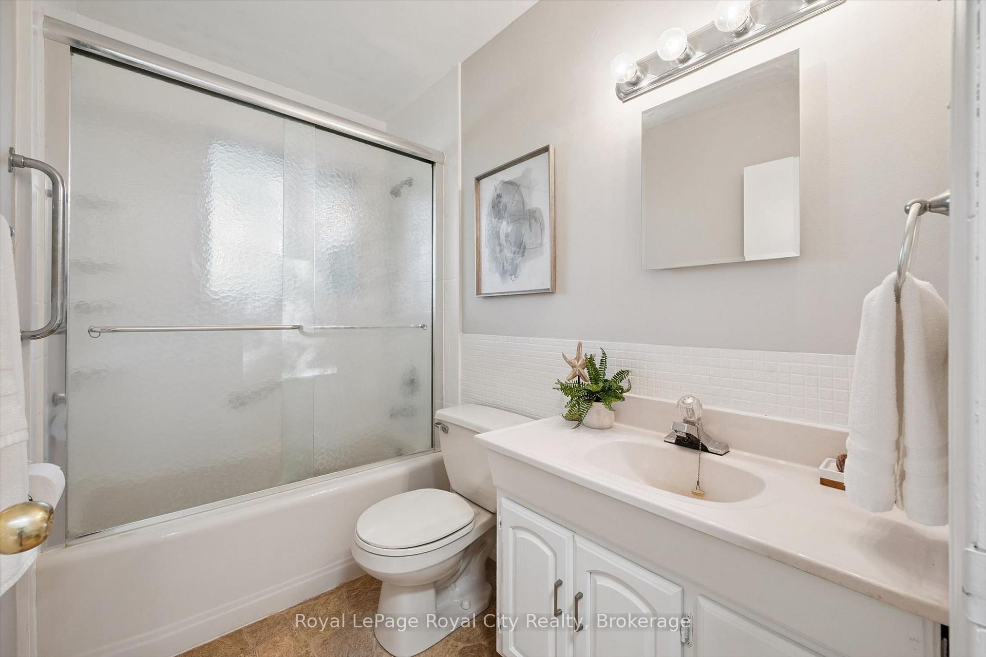 Photo 17 of 7065 Fife Road, Guelph, Willow West/Sugarbush/West Acres — HOMEH