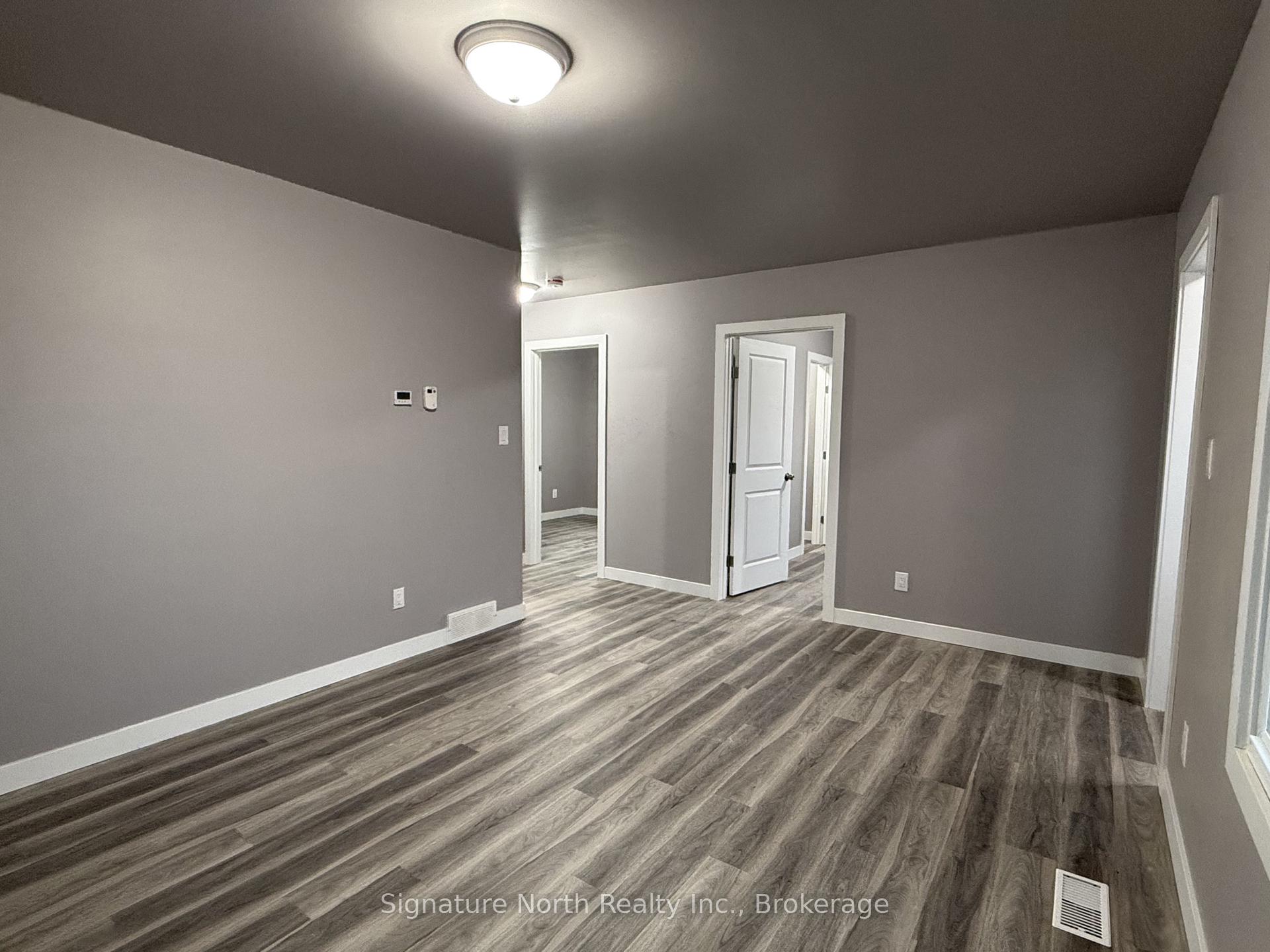 Photo 5 of 1004 Gore Street W, Thunder Bay, Westfort — HOMEH