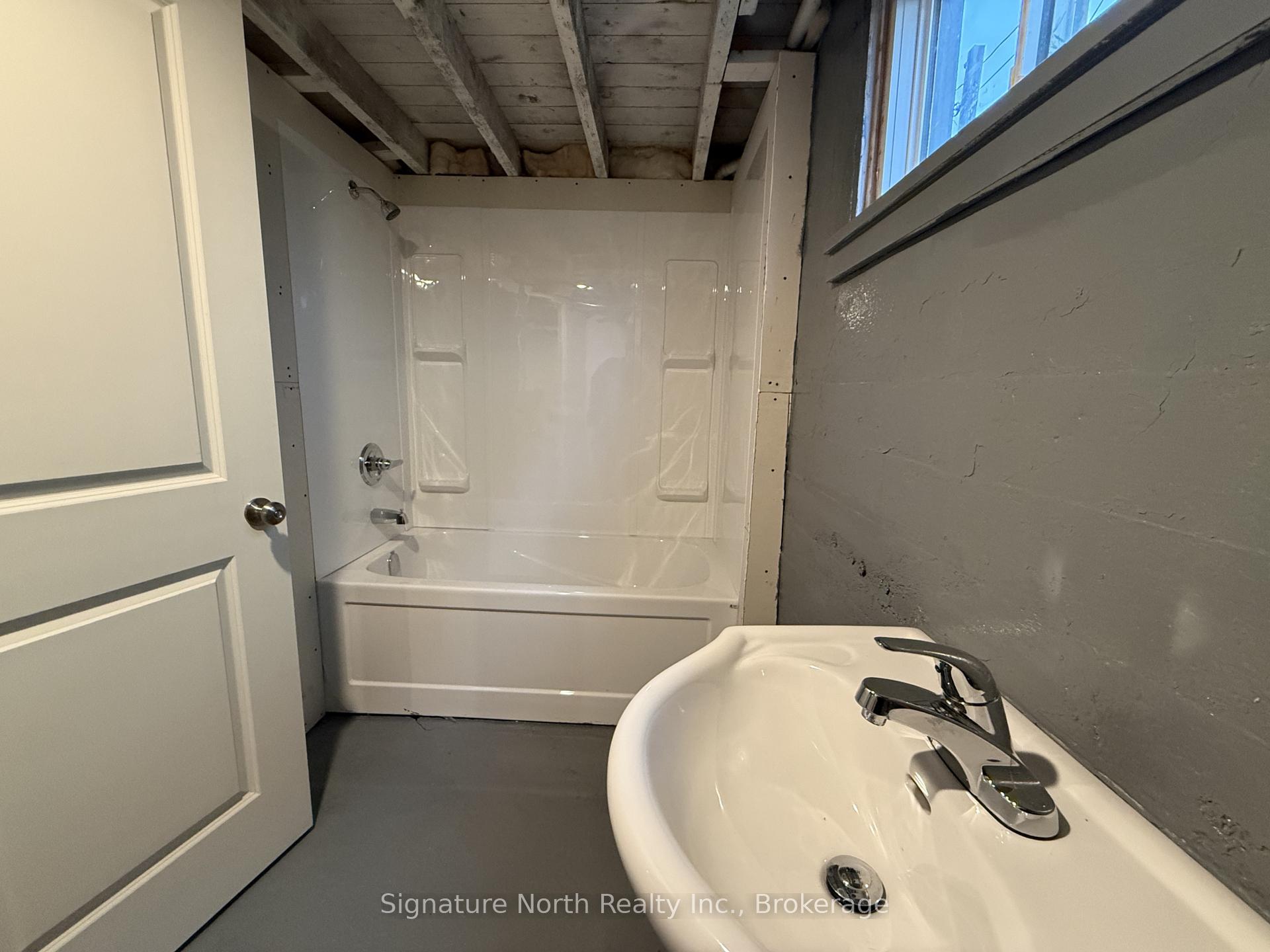 Photo 15 of 1004 Gore Street W, Thunder Bay, Westfort — HOMEH