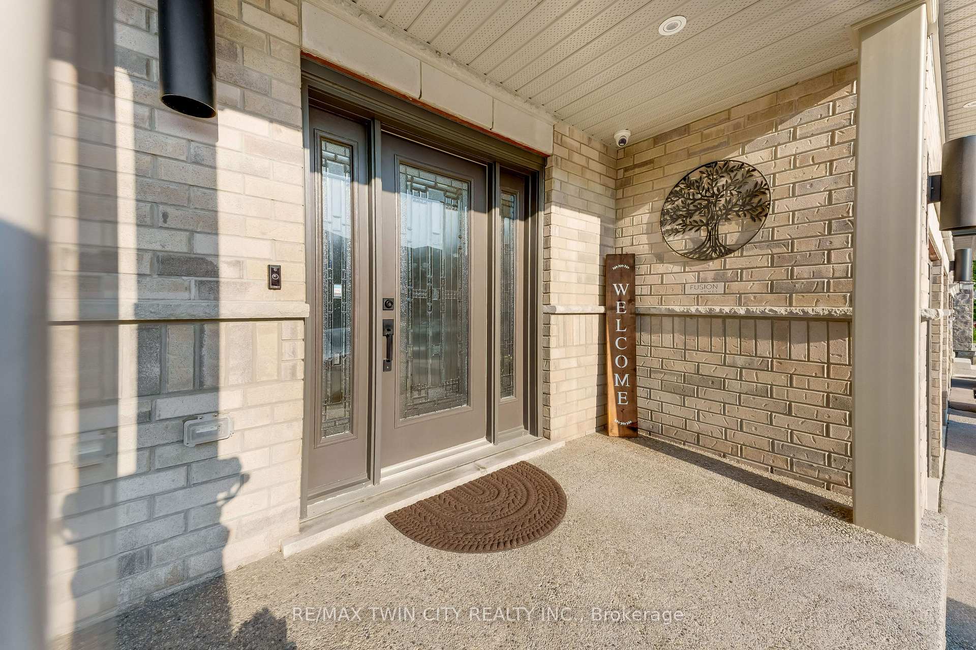 Photo 3 of 49 Scots Pine Trail, Kitchener, Huron Park — HOMEH