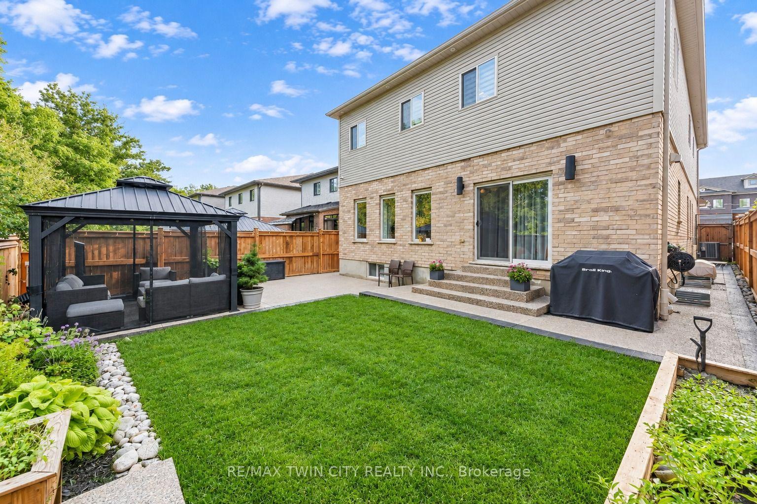 Photo 44 of 49 Scots Pine Trail, Kitchener, Huron Park — HOMEH