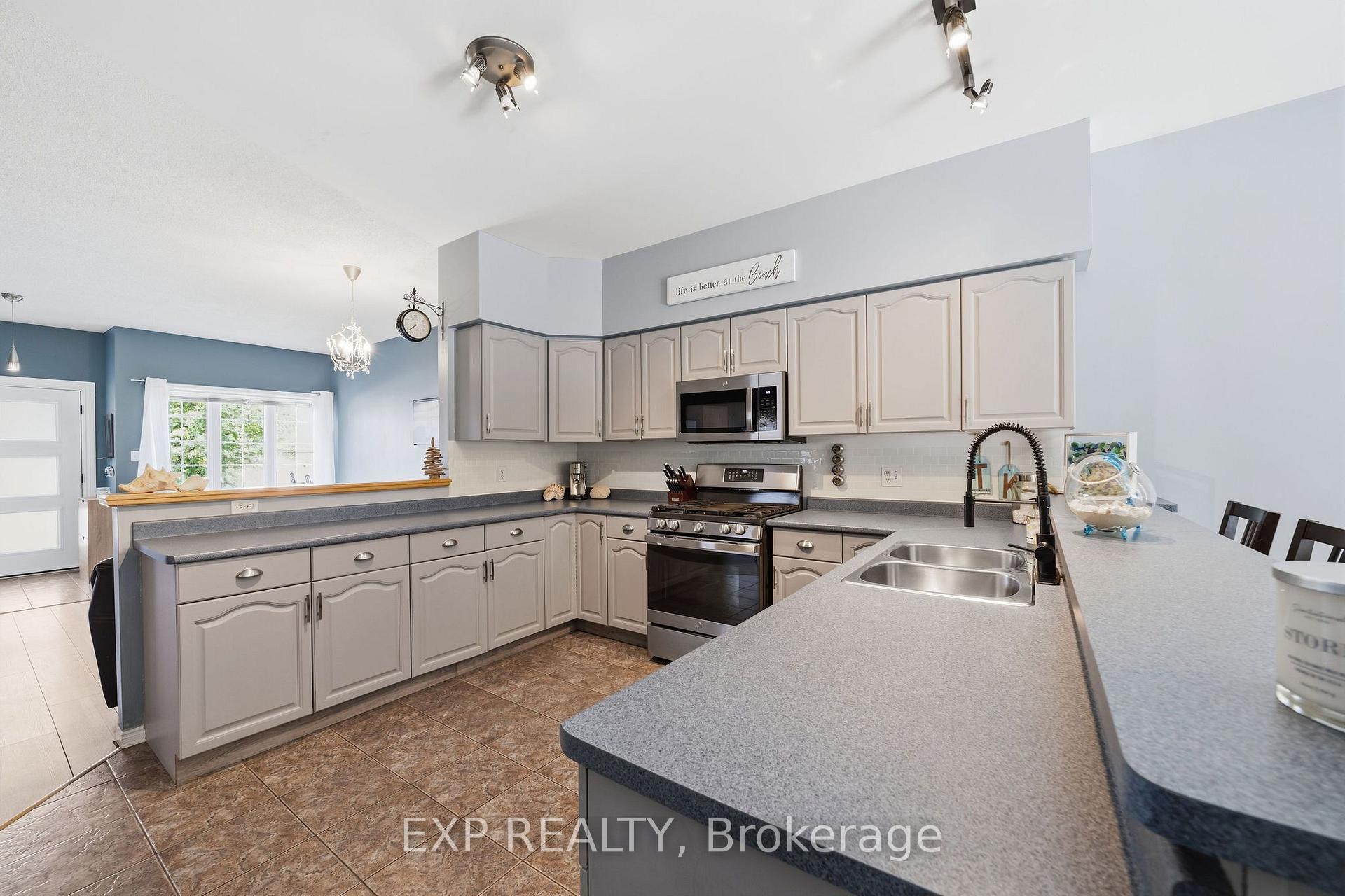 Photo 7 of 44 Juniper Crescent, Strathroy-Caradoc, SE — HOMEH