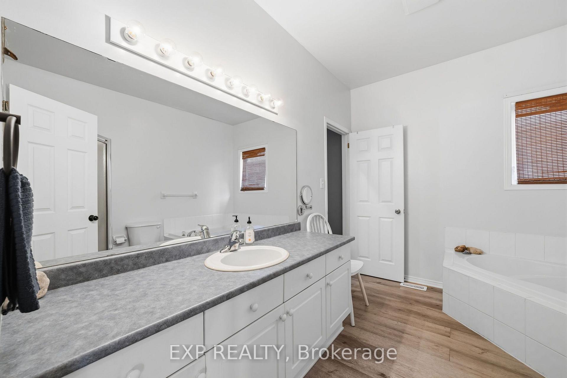 Photo 16 of 44 Juniper Crescent, Strathroy-Caradoc, SE — HOMEH