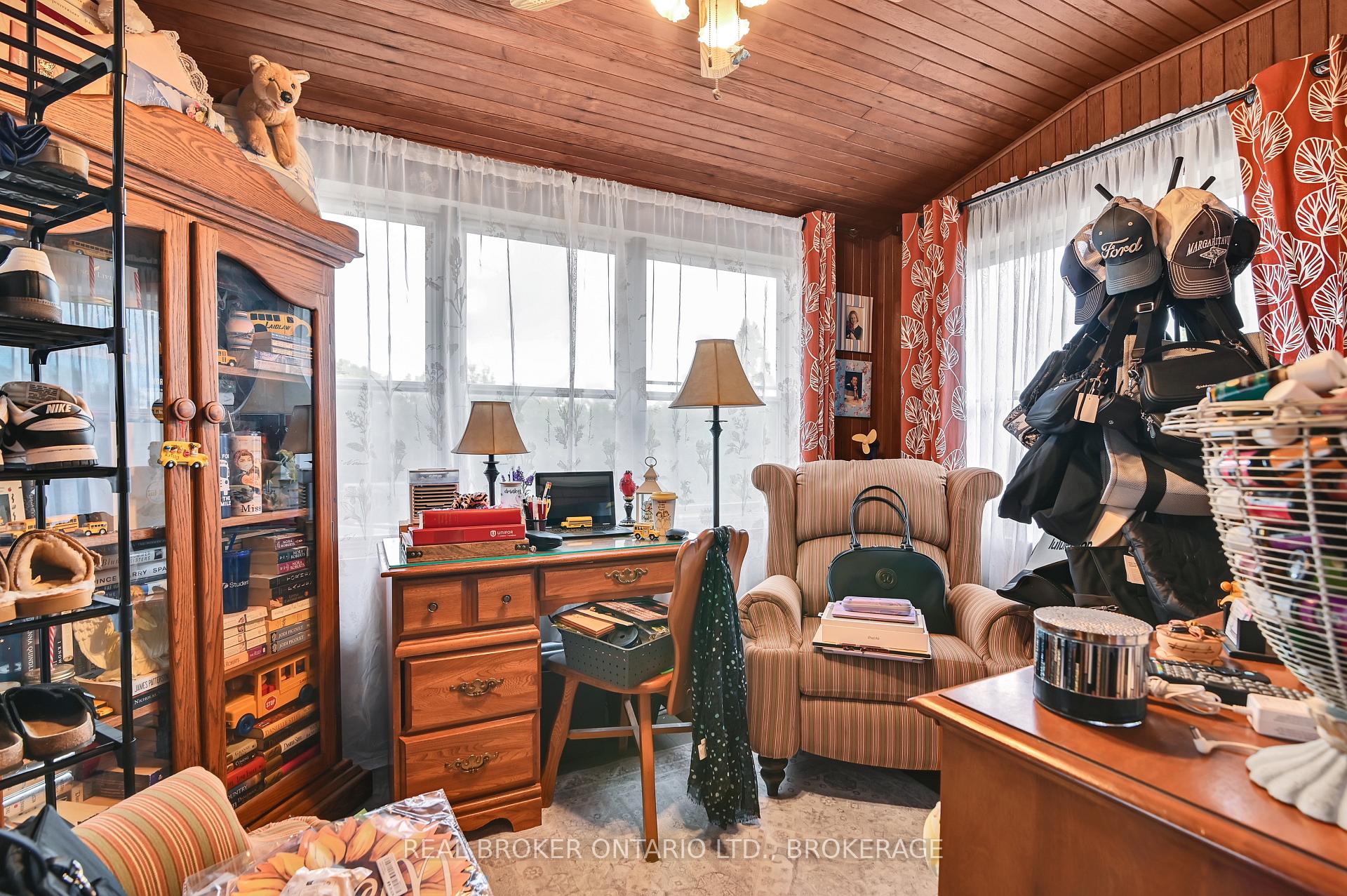 Photo 18 of 214 Fourth Street W, Cornwall, Cornwall — HOMEH