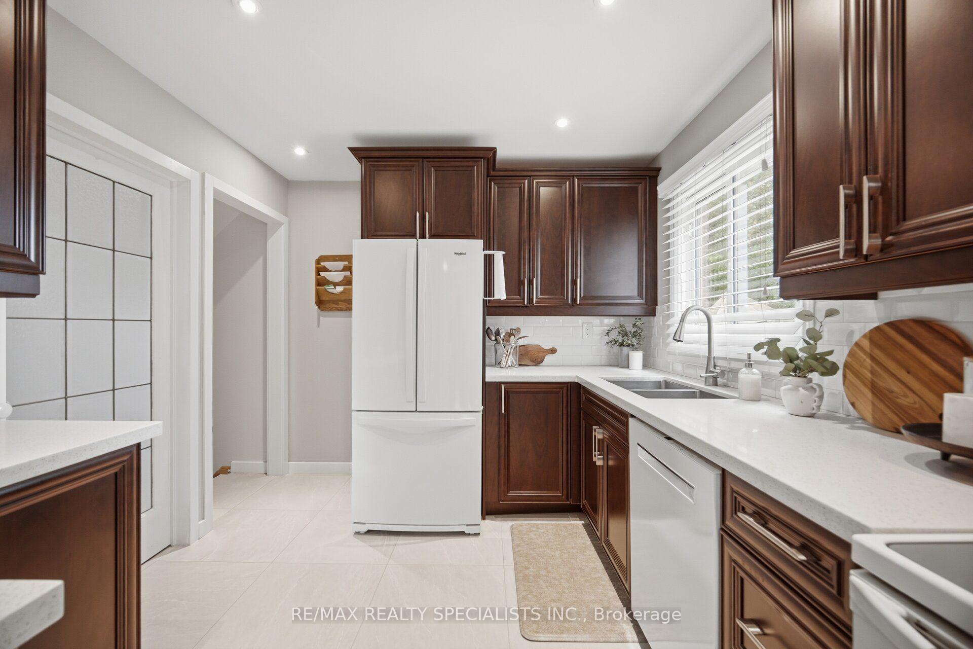 Photo 11 of 6851 Avila Road, Mississauga, Meadowvale — HOMEH