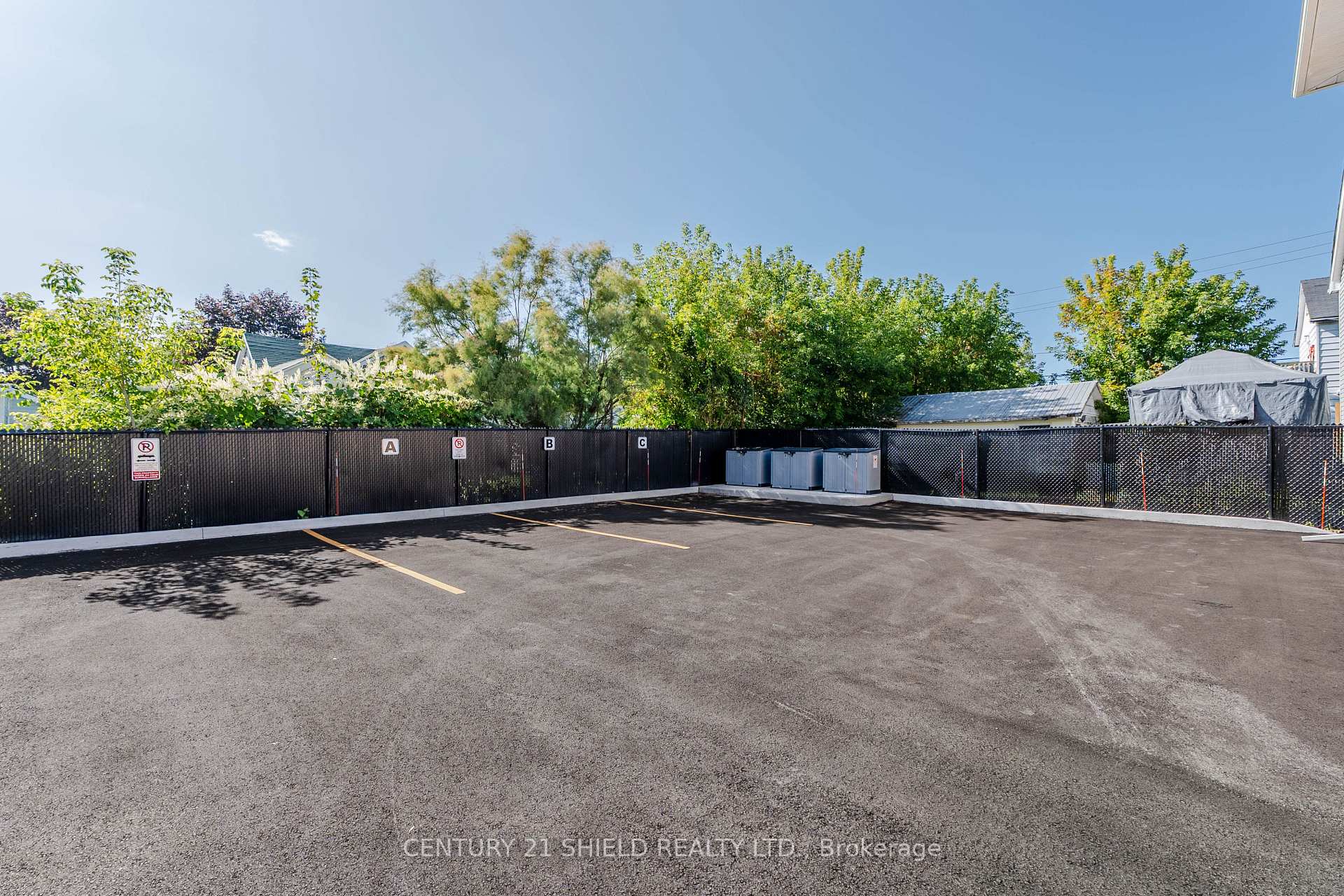 Photo 4 of Unit B, 1234 Cumberland Street, Cornwall, Cornwall — HOMEH