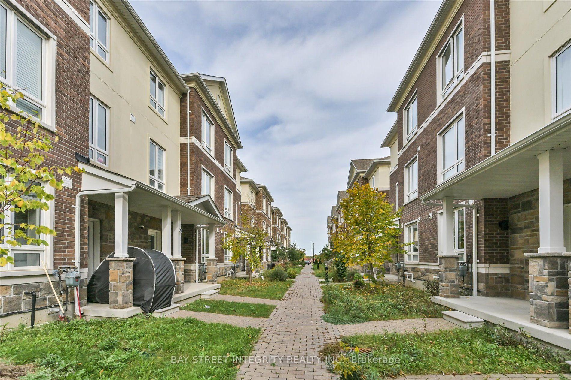 Photo 3 of 25 Chicago Lane, Markham, Wismer — HOMEH
