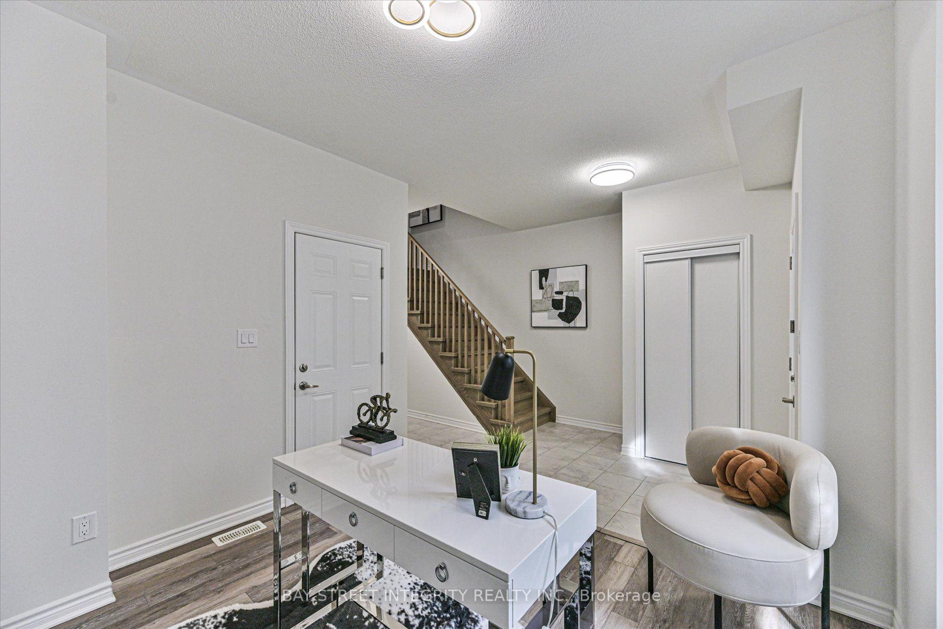 Photo 5 of 25 Chicago Lane, Markham, Wismer — HOMEH