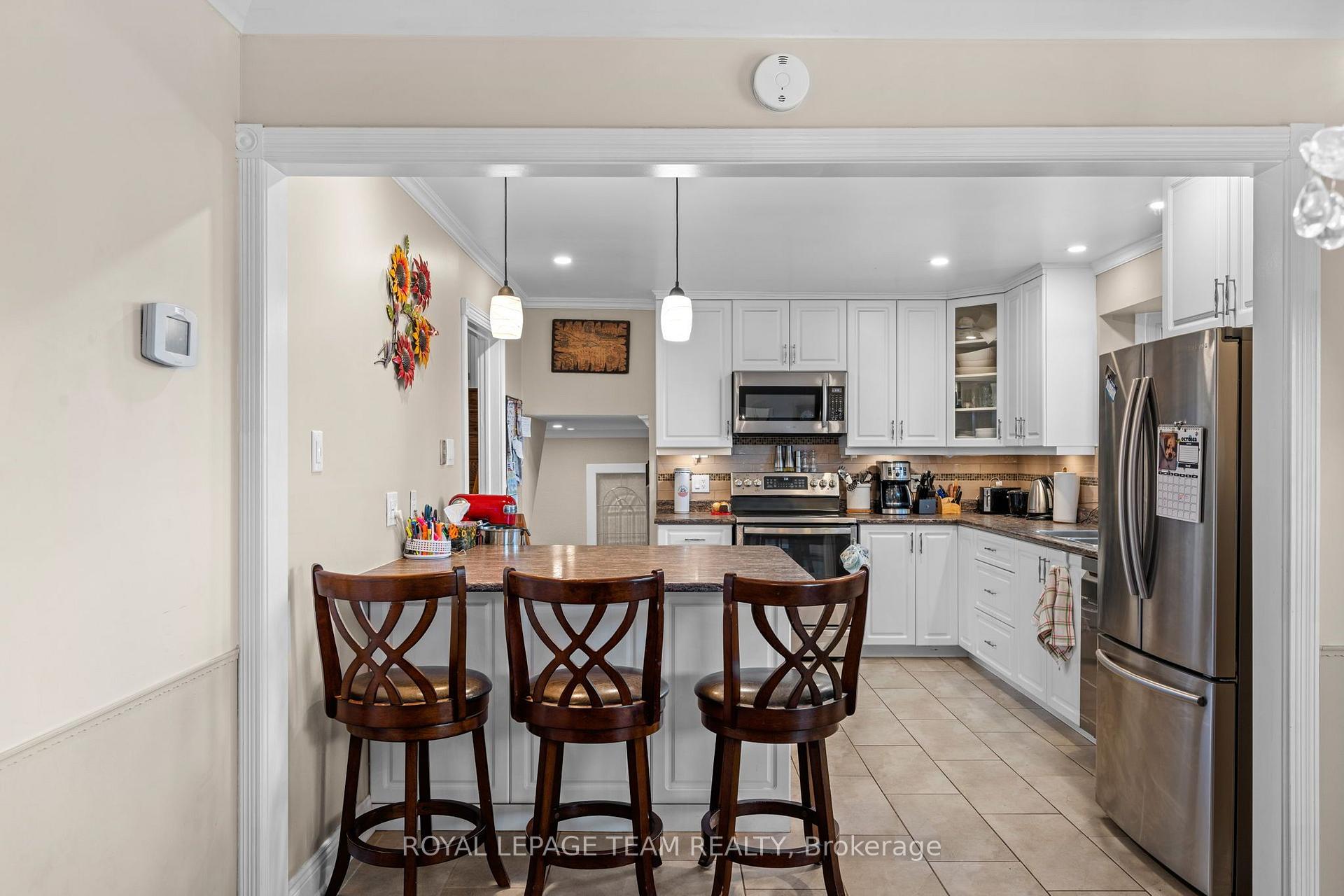 Photo 7 of 19 Parkland Crescent, Ottawa, Arlington Woods — HOMEH