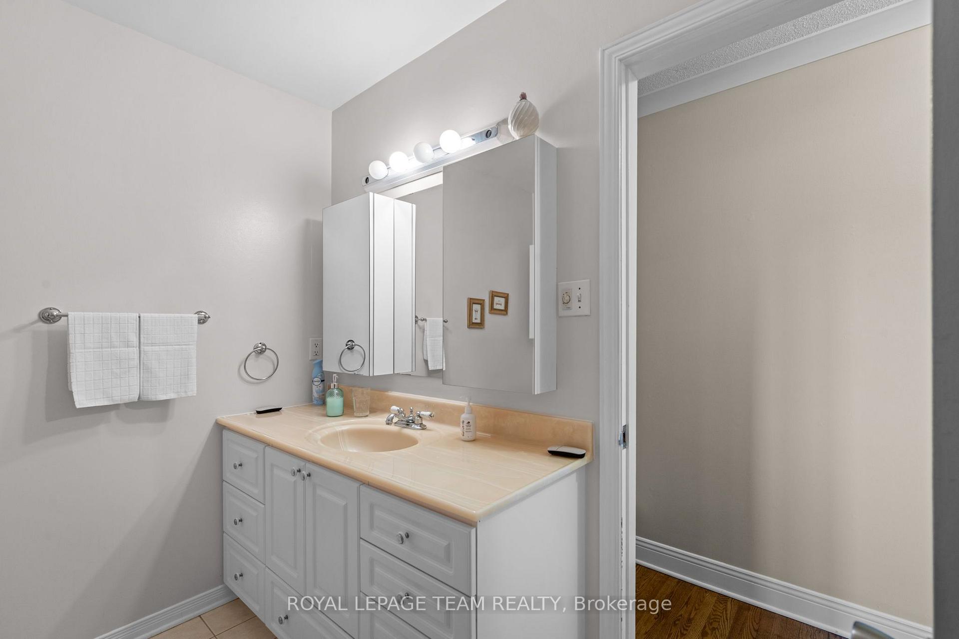Photo 10 of 19 Parkland Crescent, Ottawa, Arlington Woods — HOMEH