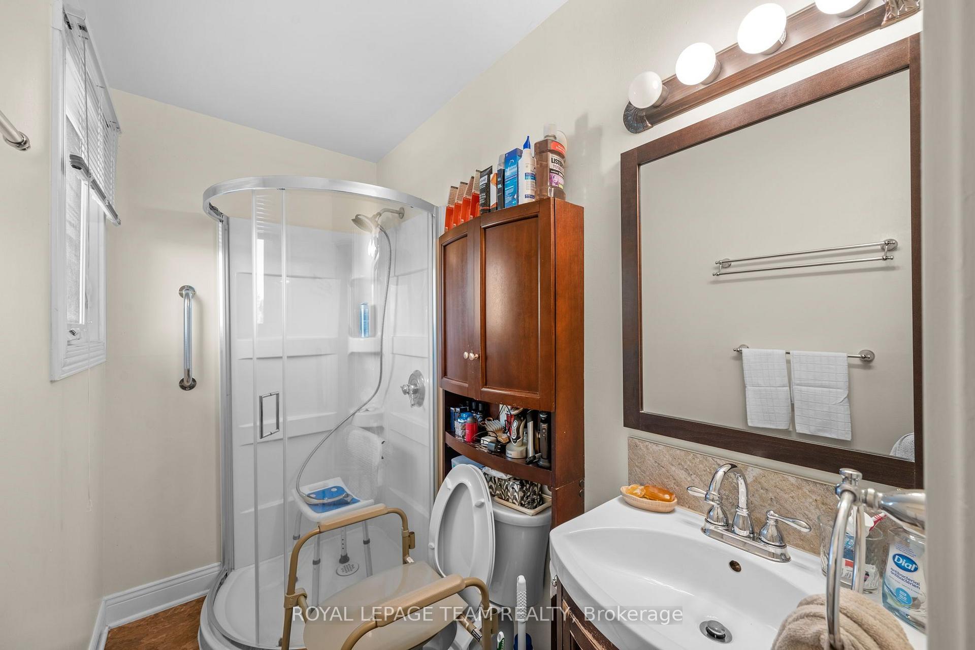 Photo 15 of 19 Parkland Crescent, Ottawa, Arlington Woods — HOMEH