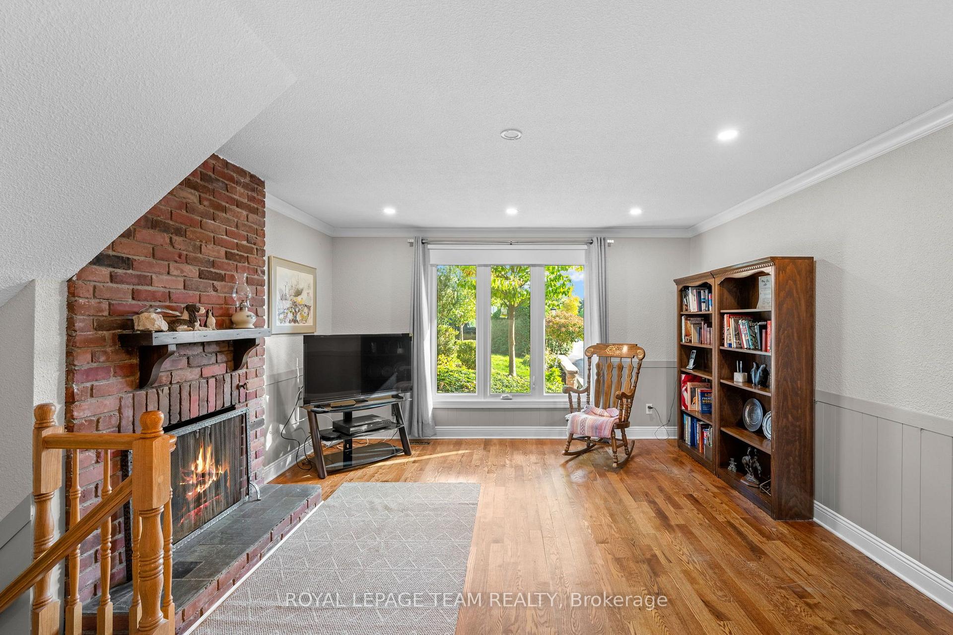 Photo 16 of 19 Parkland Crescent, Ottawa, Arlington Woods — HOMEH