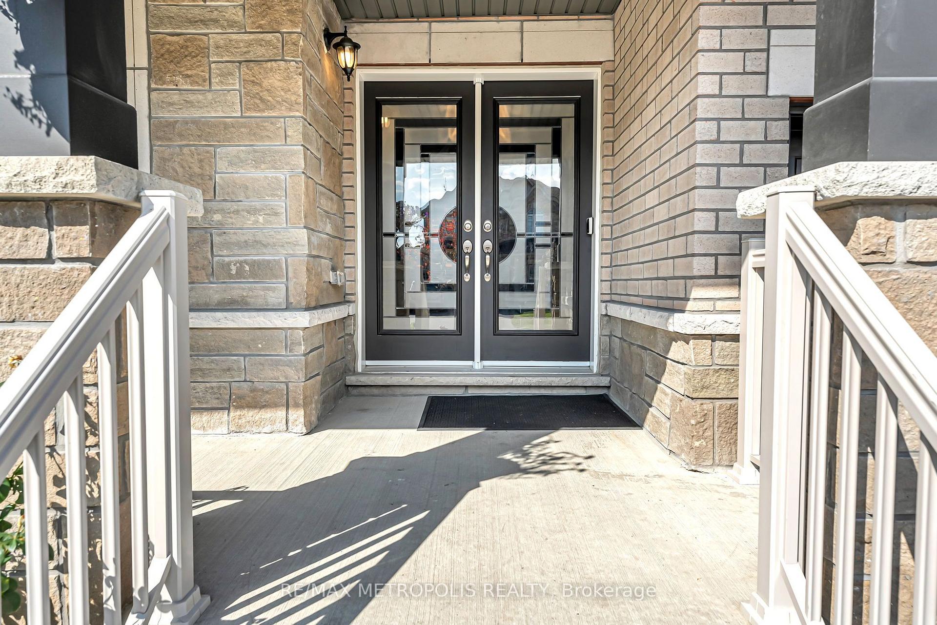 Photo 5 of 783 Green Street, Innisfil, Lefroy — HOMEH