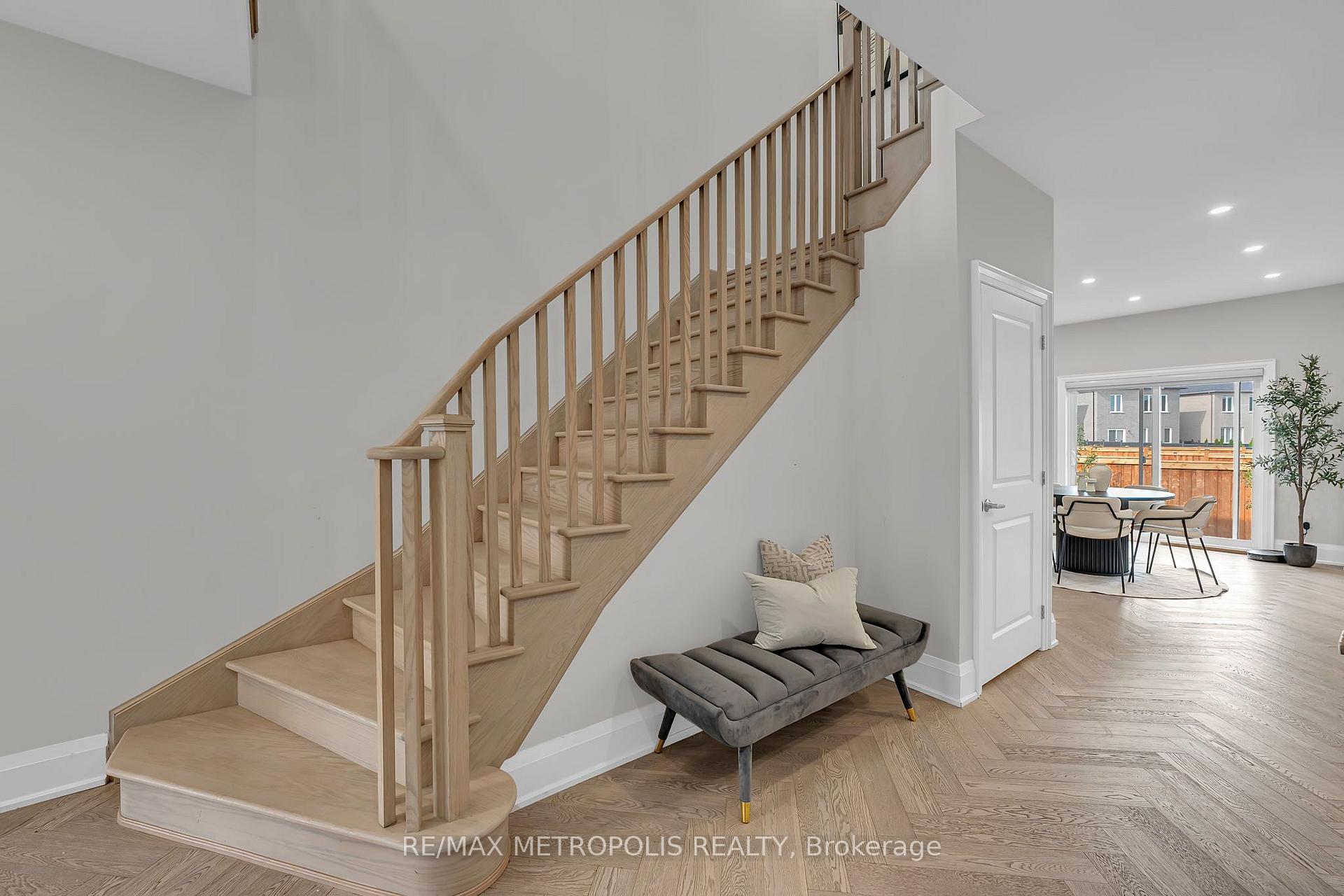 Photo 13 of 783 Green Street, Innisfil, Lefroy — HOMEH