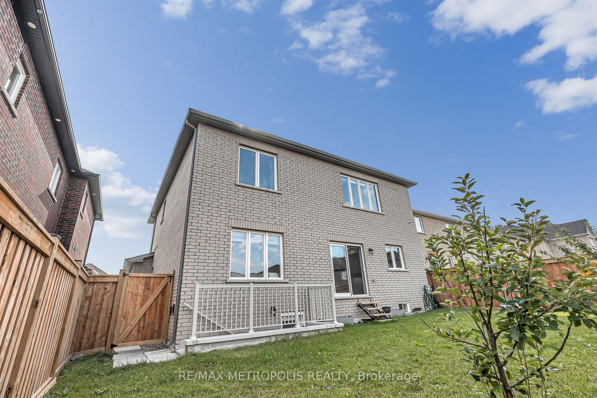 Photo 46 of 783 Green Street, Innisfil, Lefroy — HOMEH
