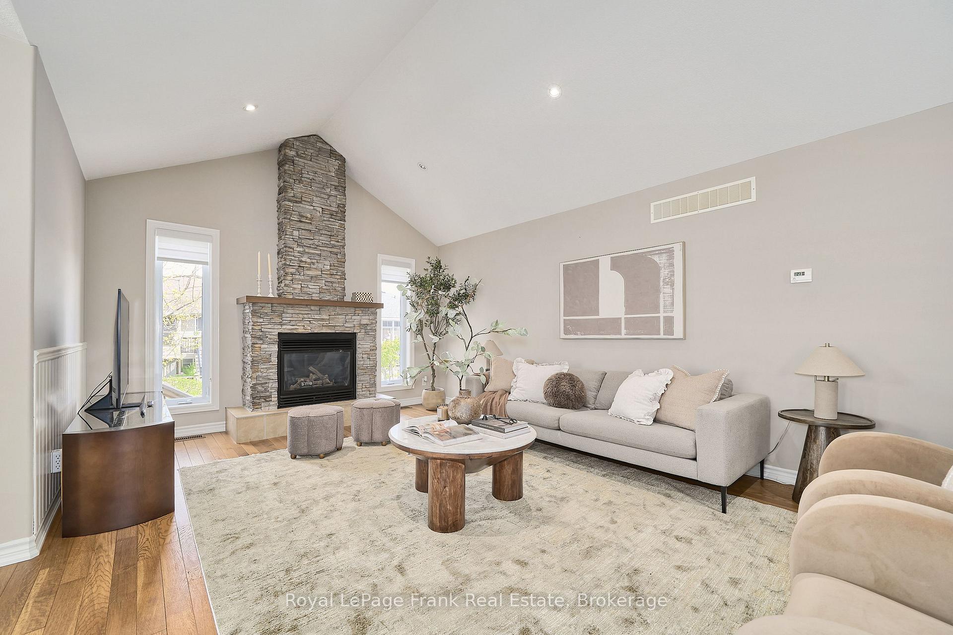 Photo 16 of 11 Fox Den Drive, Brighton — HOMEH