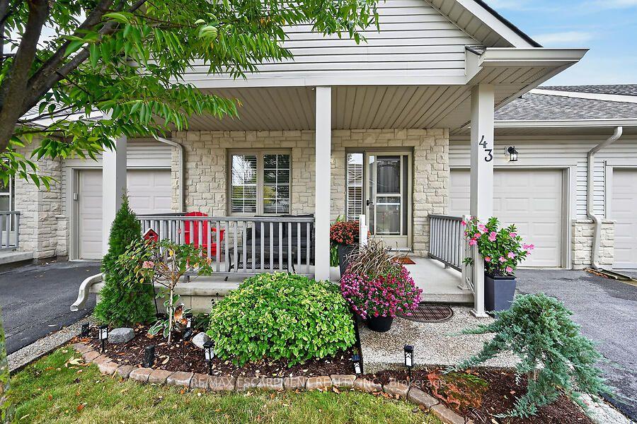 Photo 3 of Unit 43, 34 Southbrook Drive, Hamilton, Binbrook — HOMEH
