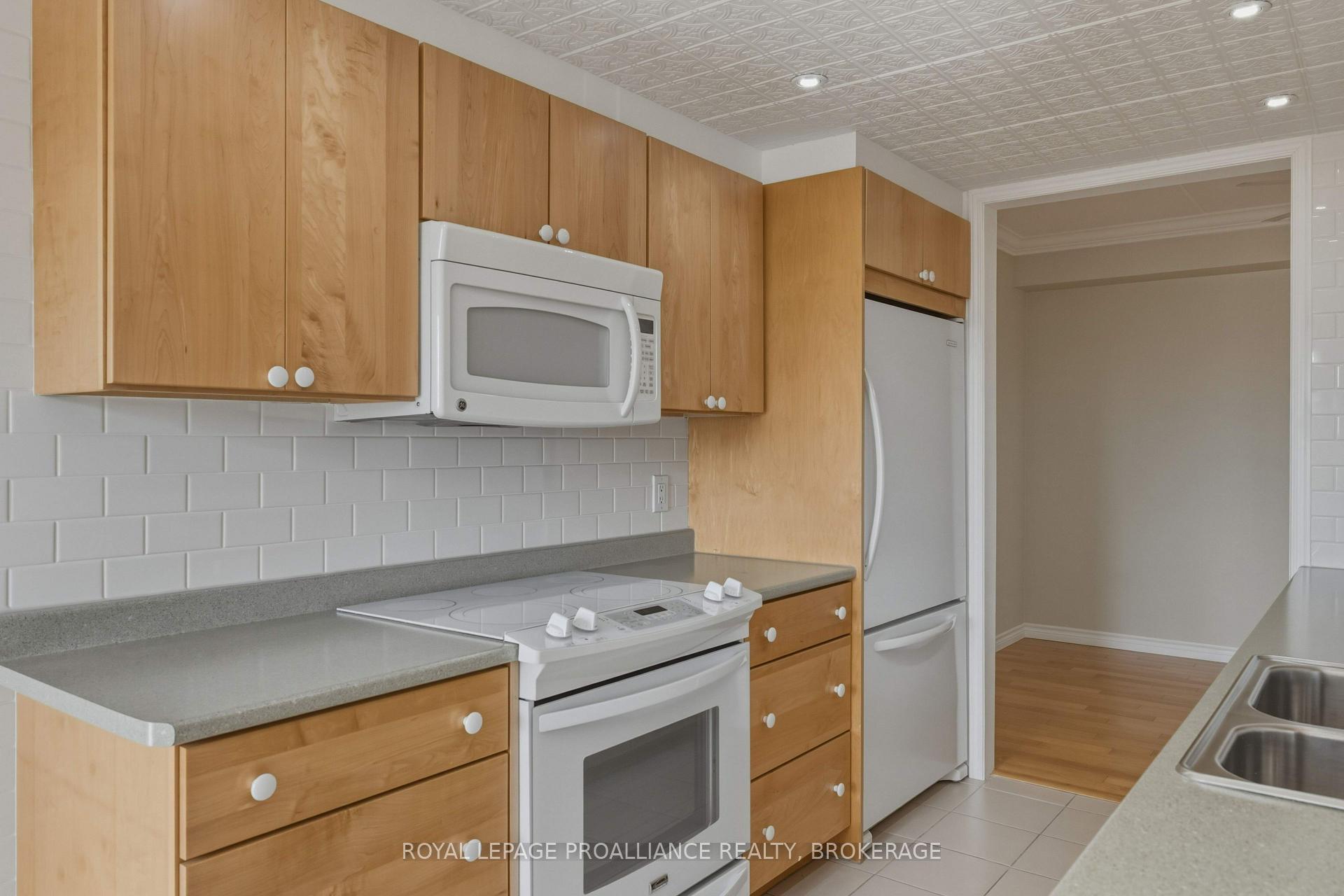 Photo 12 of Unit 301, 649 Davis Drive, Kingston, East Gardiners Rd — HOMEH