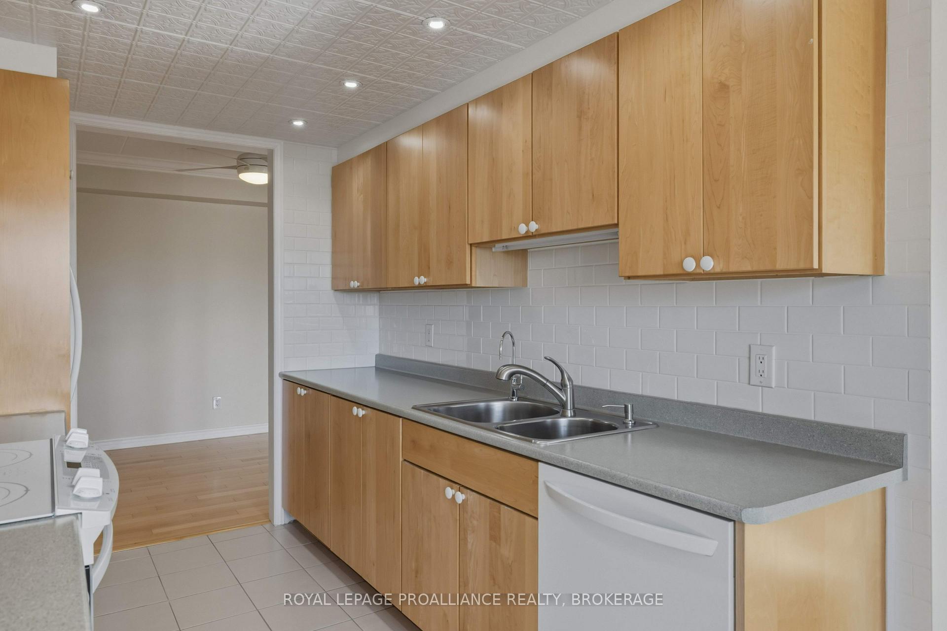 Photo 13 of Unit 301, 649 Davis Drive, Kingston, East Gardiners Rd — HOMEH