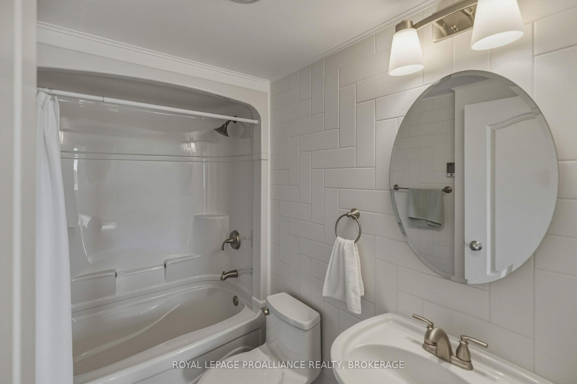 Photo 19 of Unit 301, 649 Davis Drive, Kingston, East Gardiners Rd — HOMEH