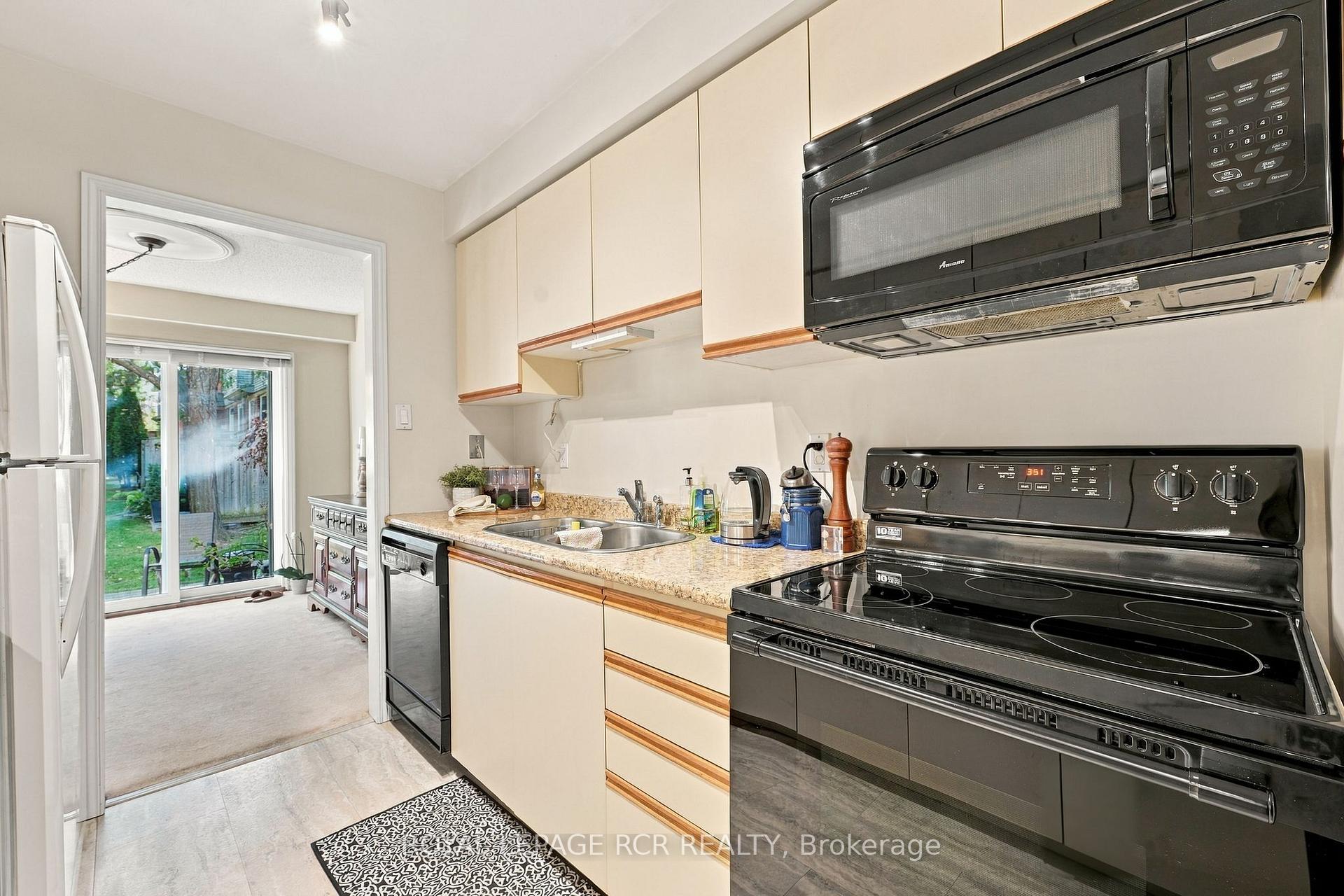 Photo 10 of 707 Caradonna Crescent, Newmarket, Armitage — HOMEH