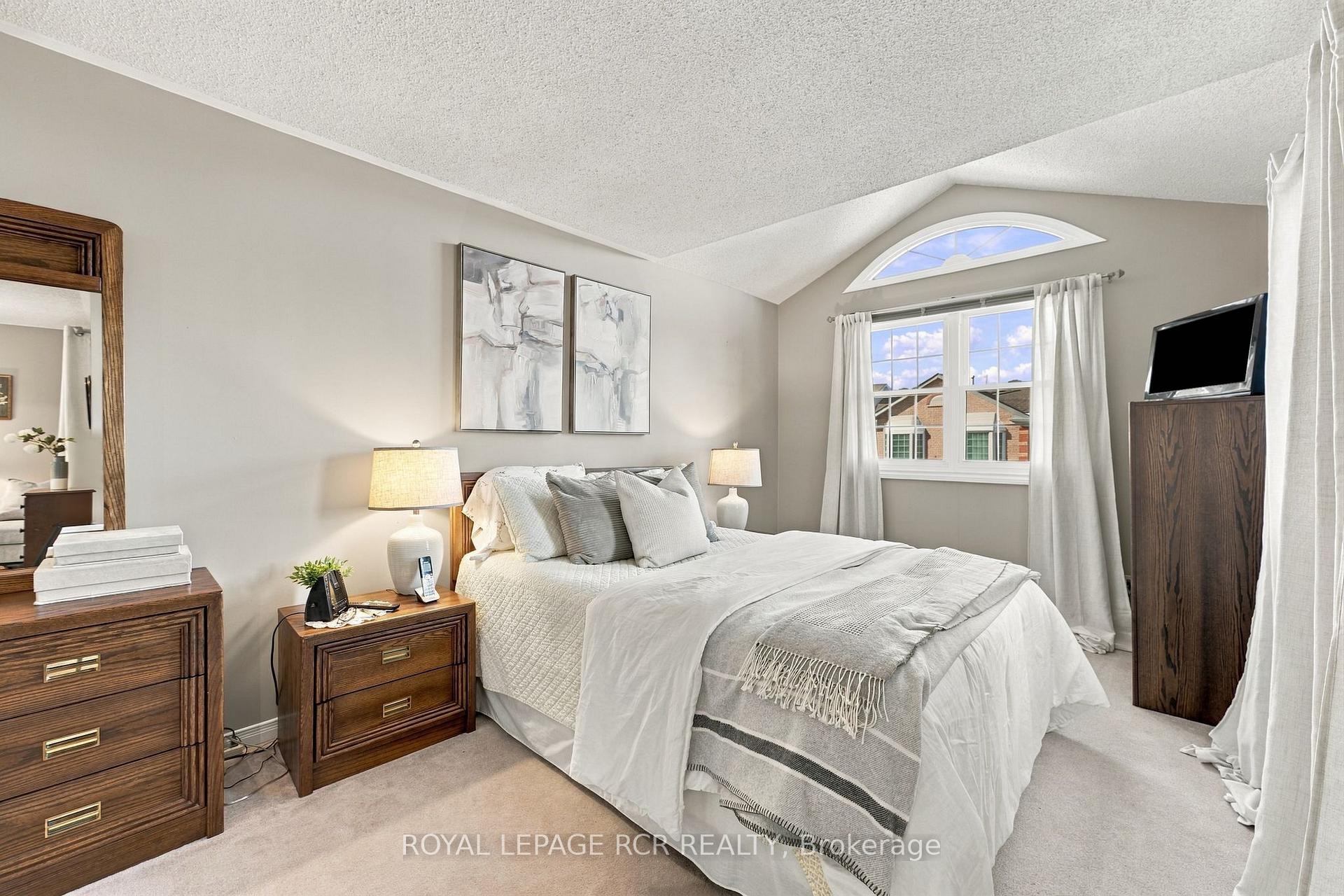 Photo 20 of 707 Caradonna Crescent, Newmarket, Armitage — HOMEH