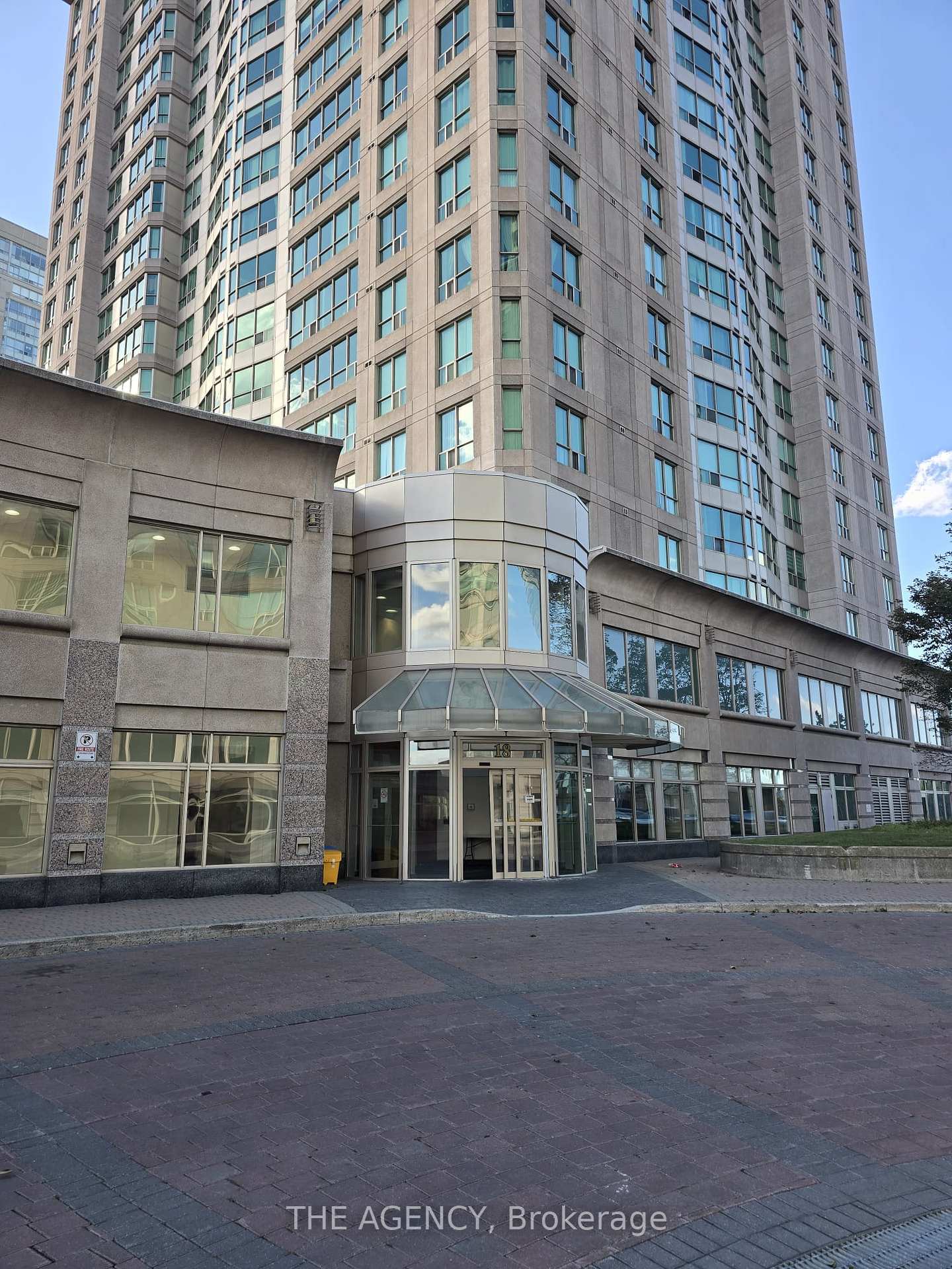 Photo 3 of Unit 903, 18 Lee Centre Drive, Scarborough, Woburn — HOMEH