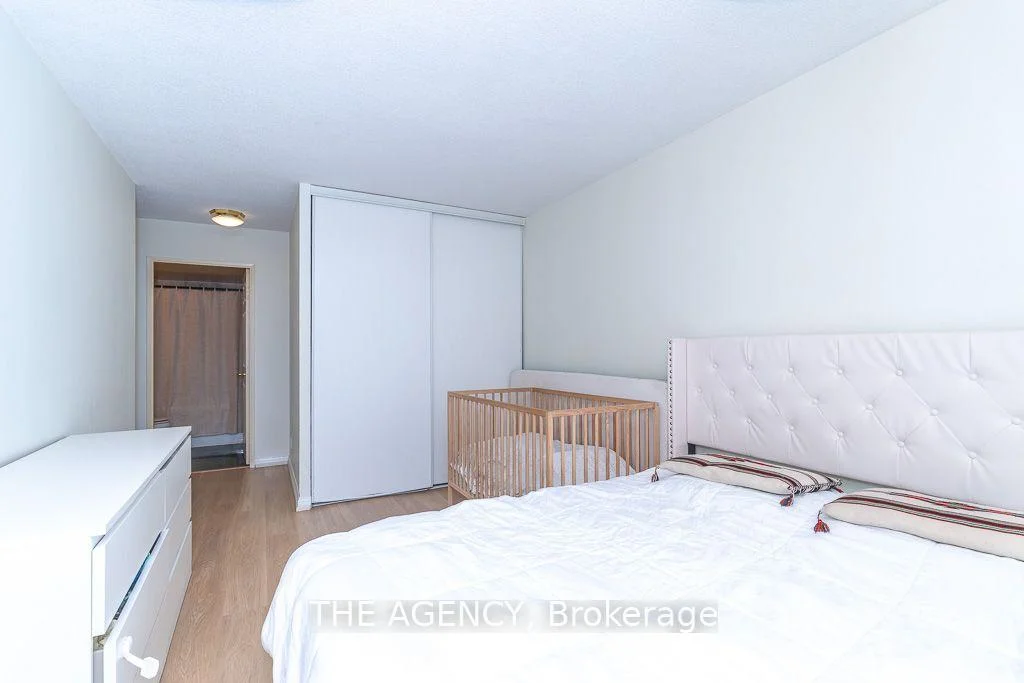 Photo 13 of Unit 903, 18 Lee Centre Drive, Scarborough, Woburn — HOMEH