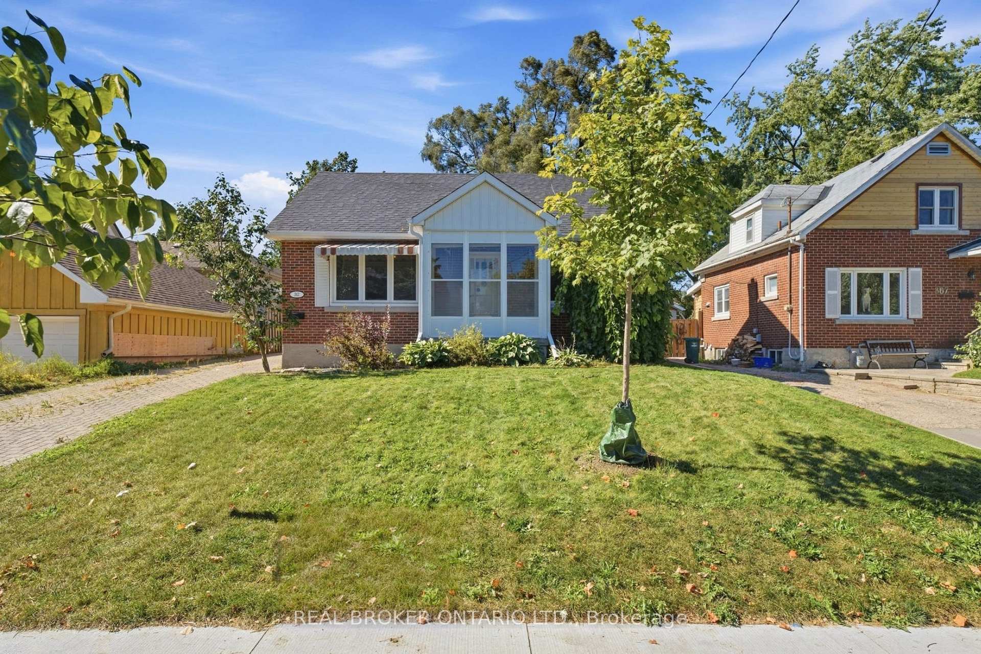 Photo 2 of 363 Lawrence Avenue, Kitchener, Cherry Hill — HOMEH