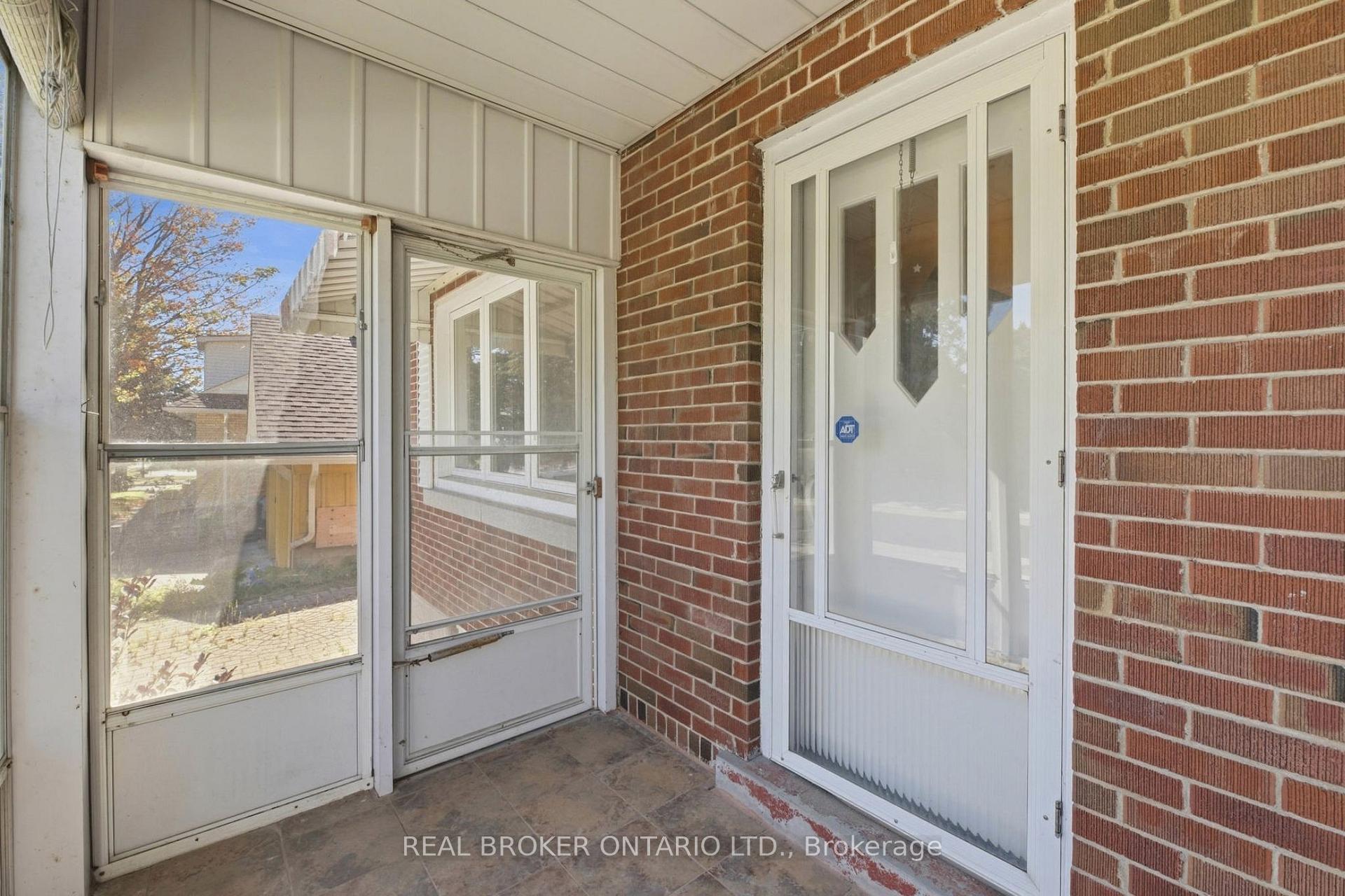 Photo 5 of 363 Lawrence Avenue, Kitchener, Cherry Hill — HOMEH