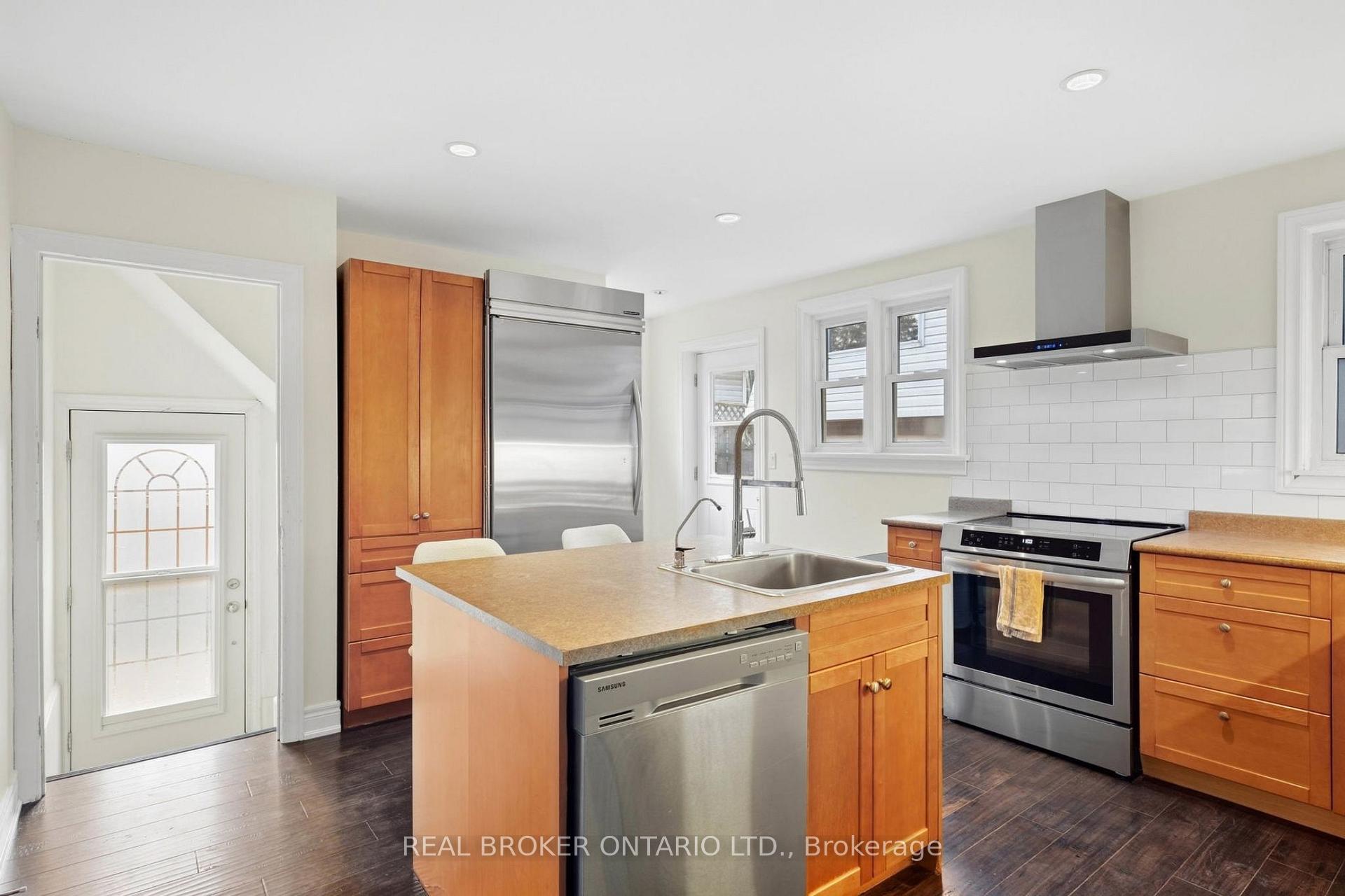 Photo 10 of 363 Lawrence Avenue, Kitchener, Cherry Hill — HOMEH