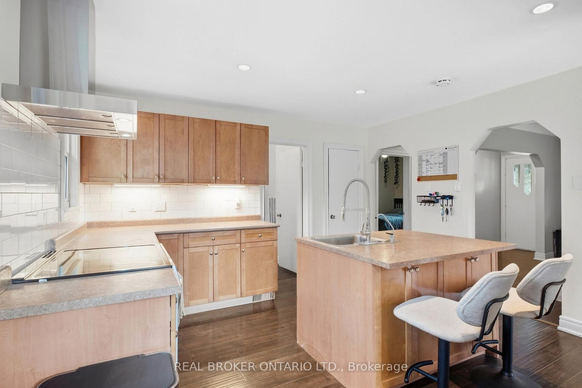 Photo 12 of 363 Lawrence Avenue, Kitchener, Cherry Hill — HOMEH