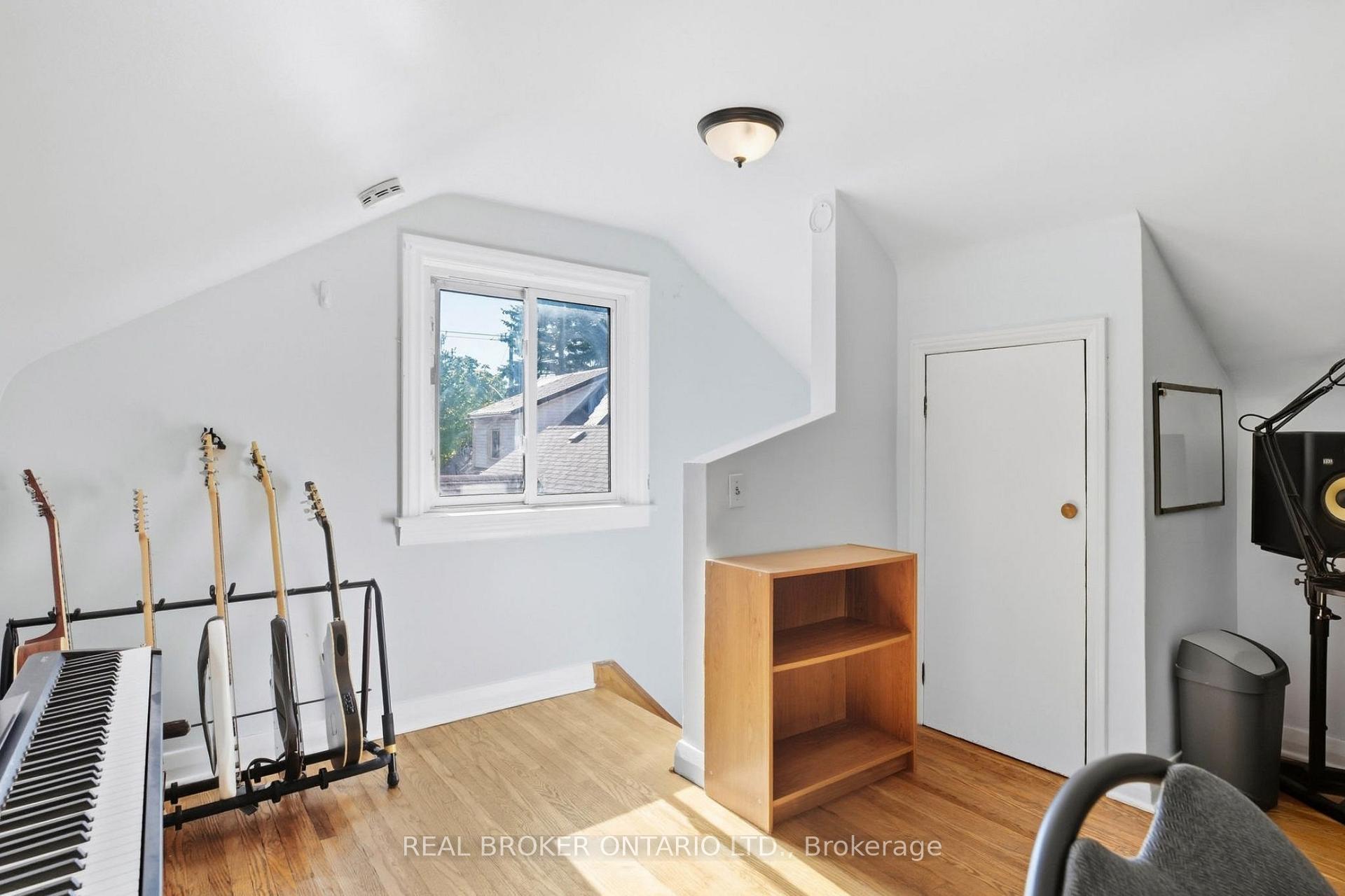 Photo 14 of 363 Lawrence Avenue, Kitchener, Cherry Hill — HOMEH