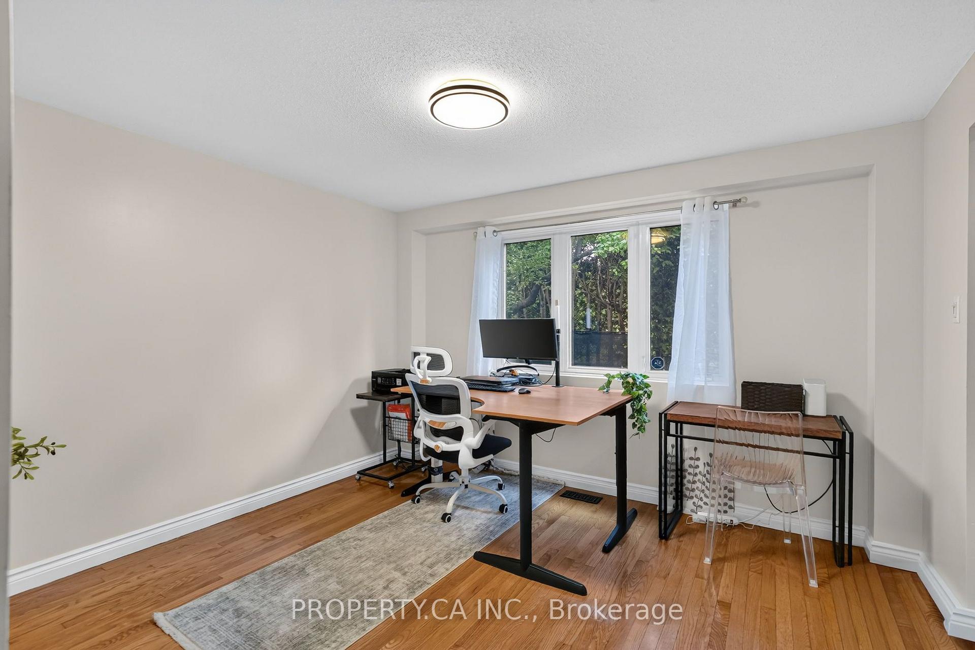 Photo 12 of 22 Northview Road, Ottawa, City View/Skyline/Fisher Heights/Parkwood Hills — HOMEH