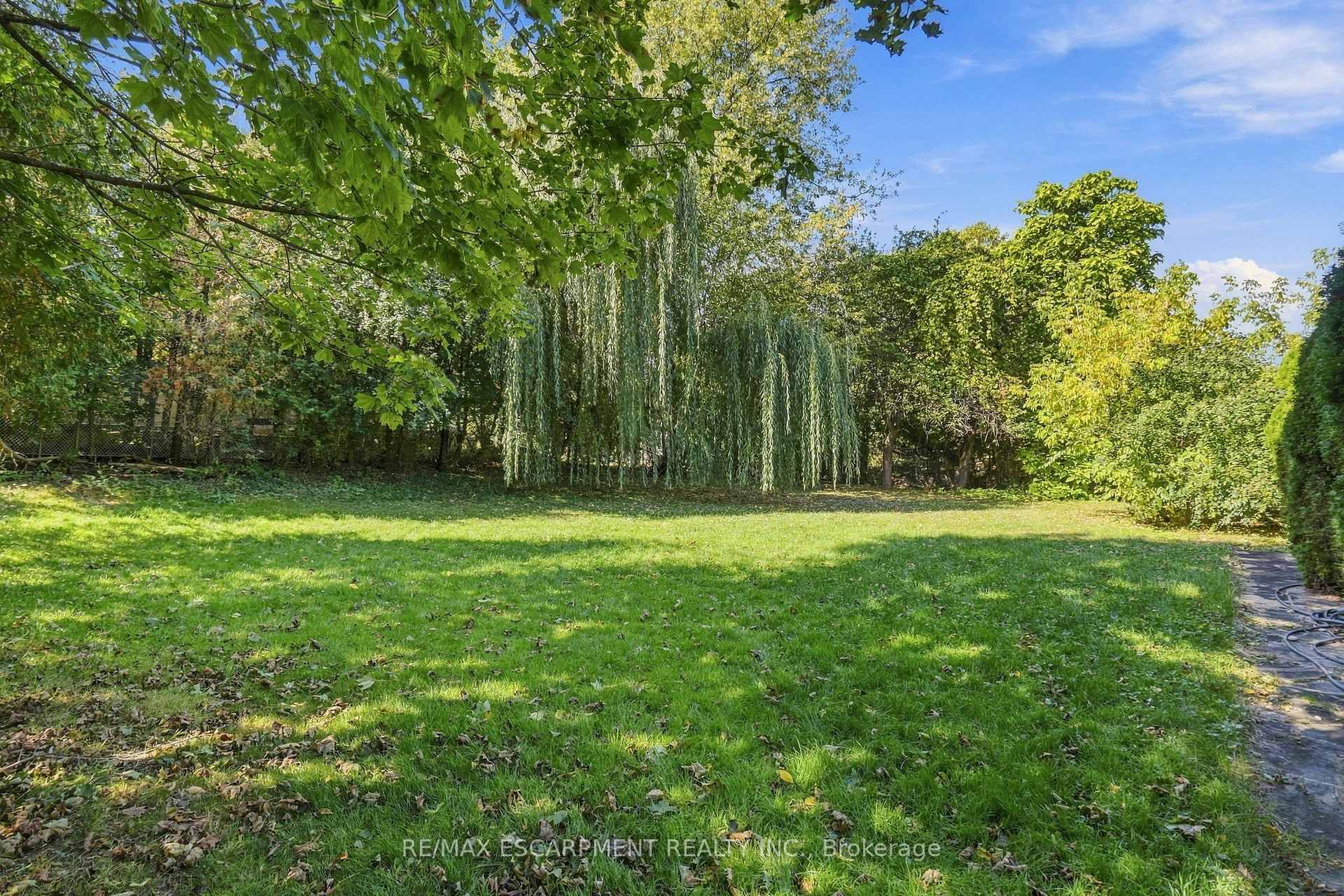Photo 8 of 904 Montgomery Drive, Hamilton, Ancaster — HOMEH