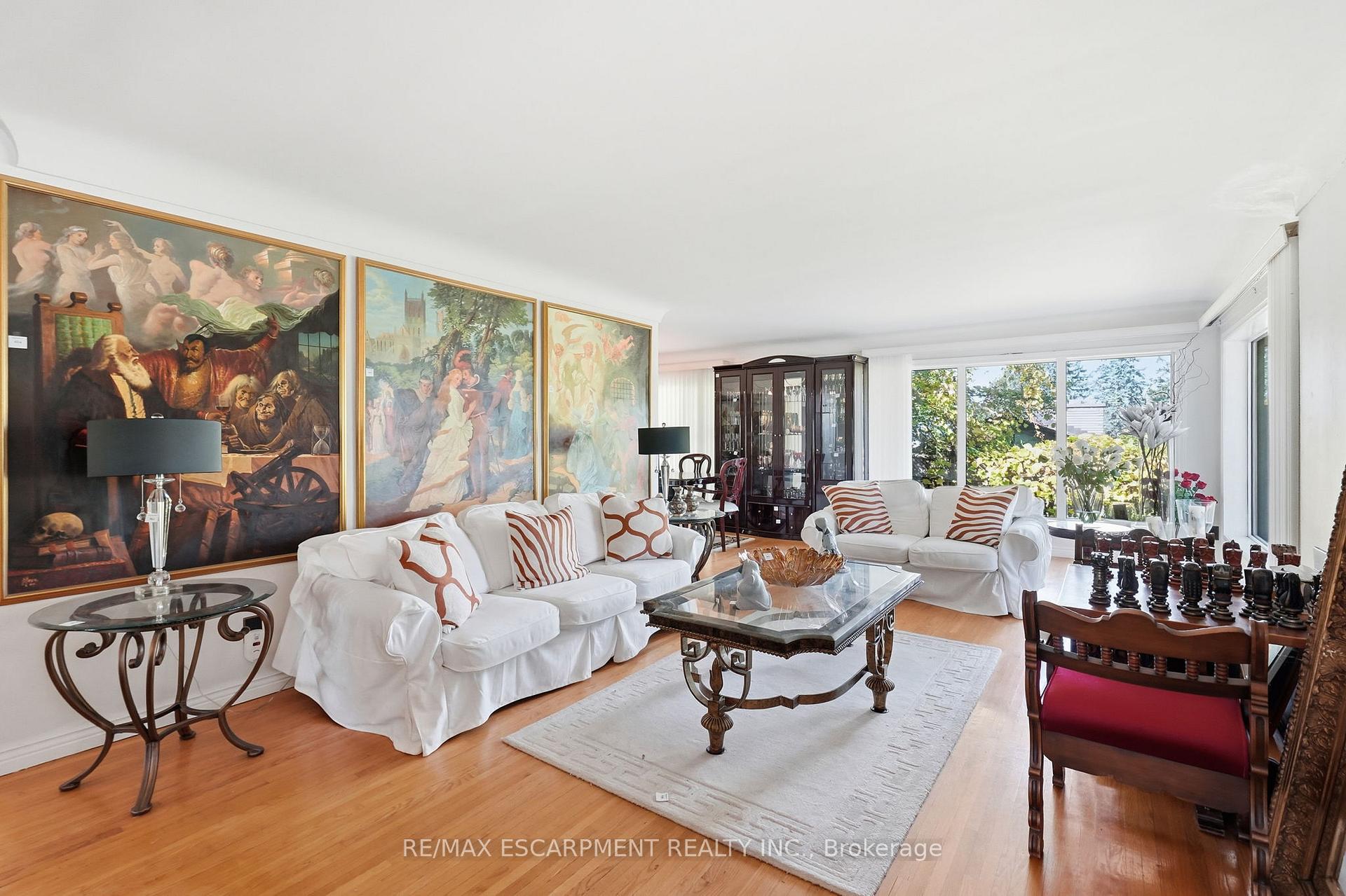 Photo 14 of 904 Montgomery Drive, Hamilton, Ancaster — HOMEH